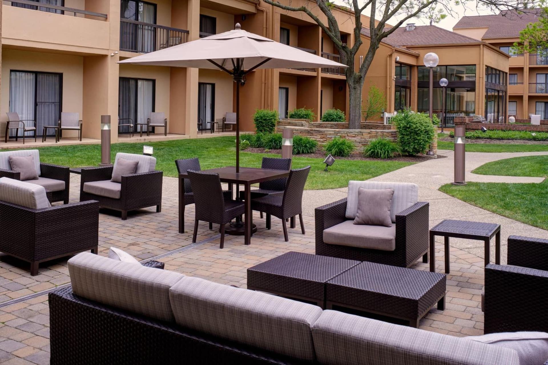 Courtyard by Marriott Detroit Dearborn gallery photo in Dearborn, MI — image 18
