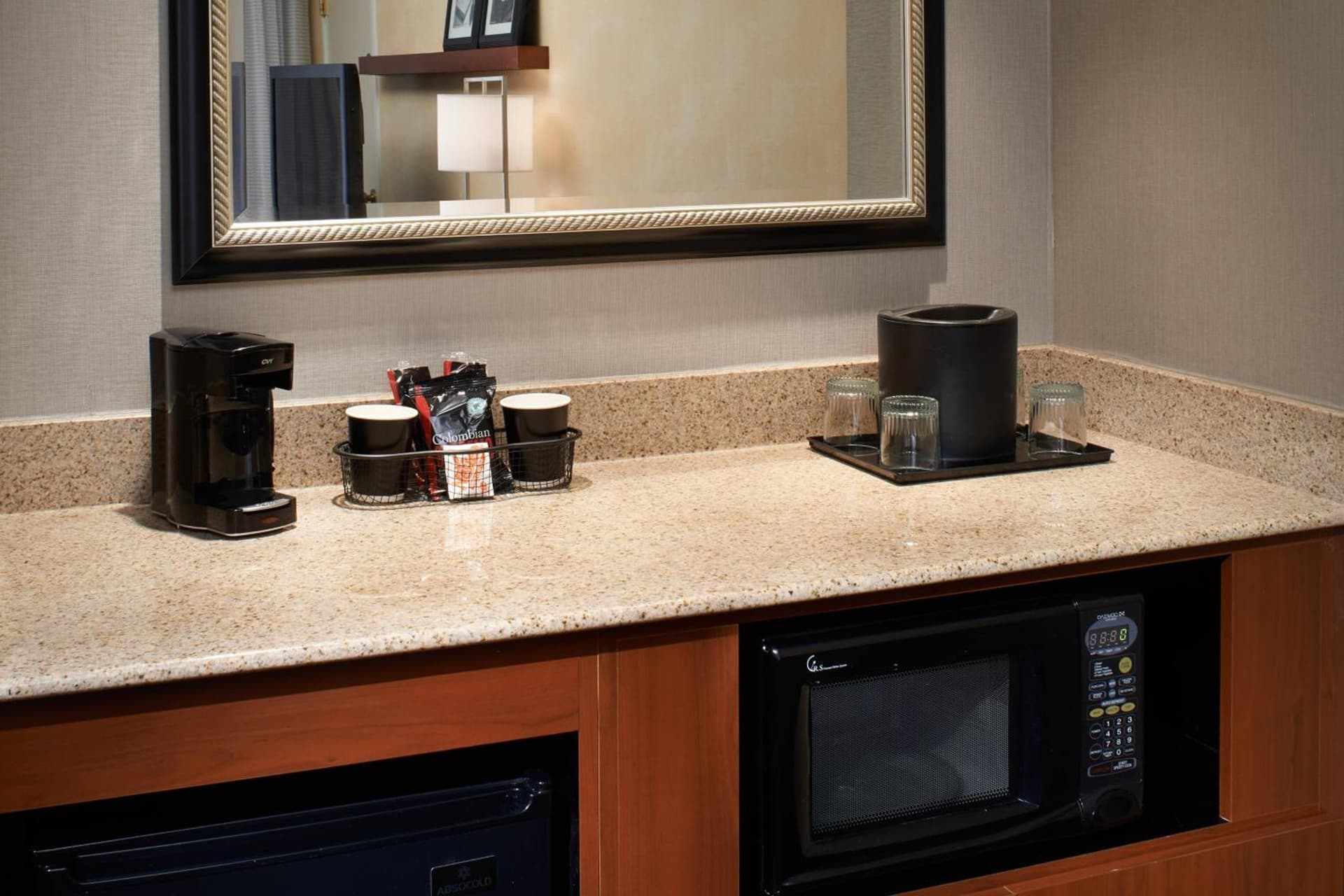 Courtyard by Marriott Detroit Dearborn gallery photo in Dearborn, MI — image 22