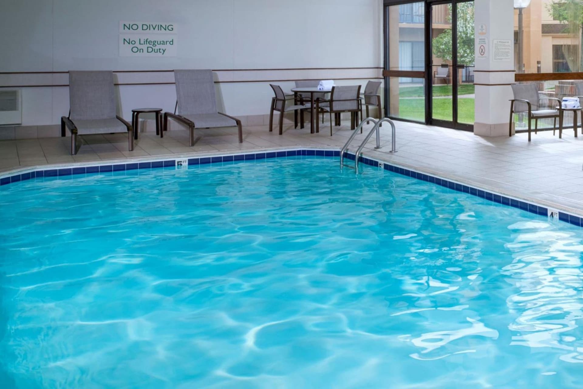 Courtyard by Marriott Detroit Dearborn gallery photo in Dearborn, MI — image 7