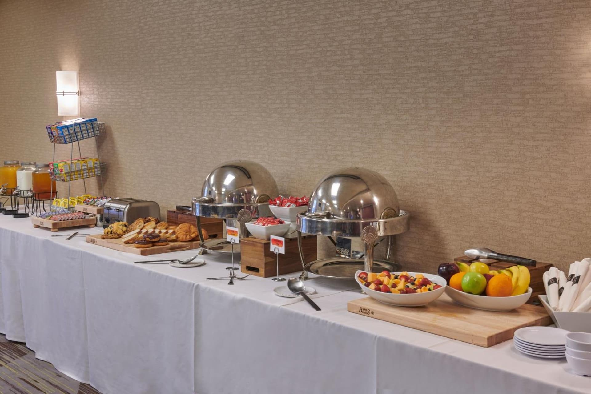 Courtyard by Marriott Detroit Dearborn gallery photo in Dearborn, MI — image 25