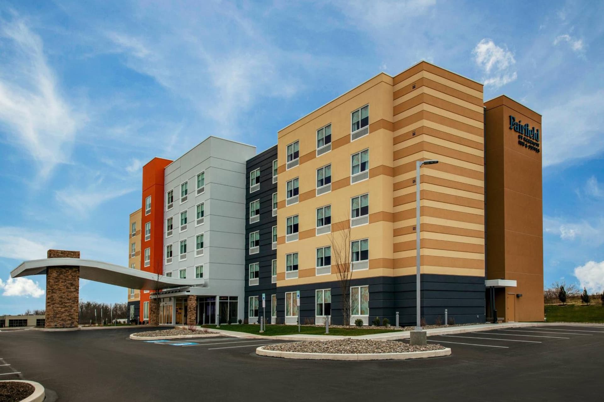 Fairfield by Marriott Inn & Suites Harrisburg West/Mechanicsburg featured exterior or lobby in Mechanicsburg, PA — similar hotel