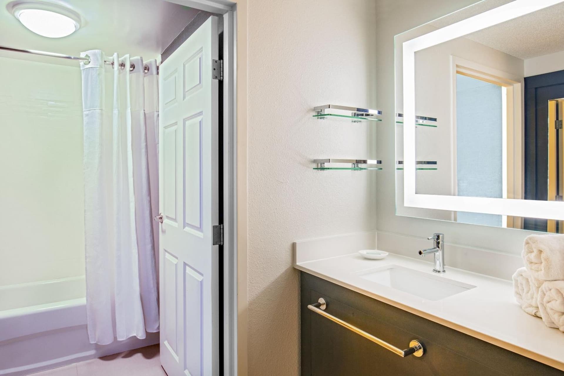 Residence Inn by Marriott Norfolk Airport gallery photo in Norfolk, VA — image 15
