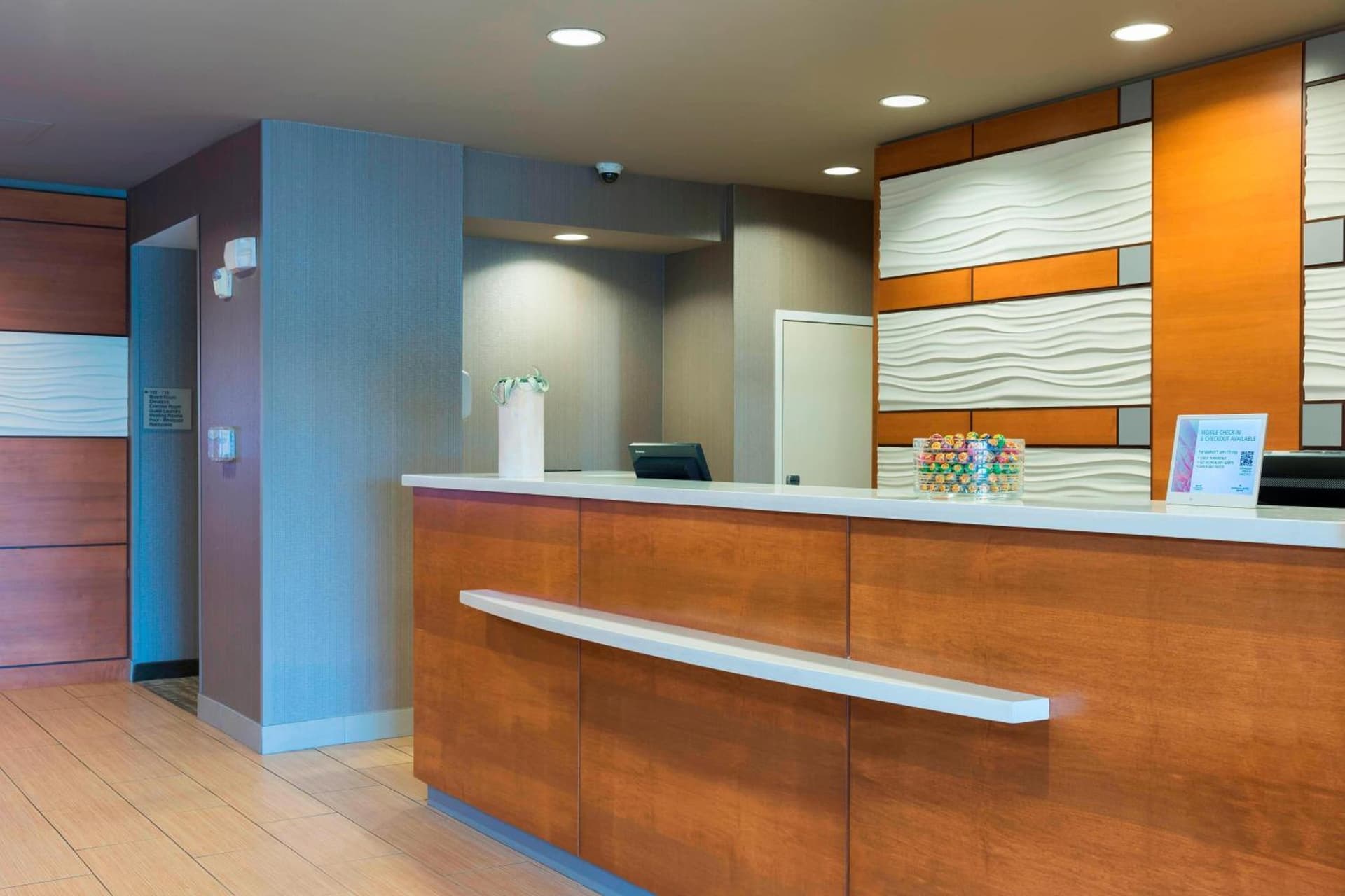 SpringHill Suites Detroit Auburn Hills interior in Auburn Hills, MI — gallery photo 2