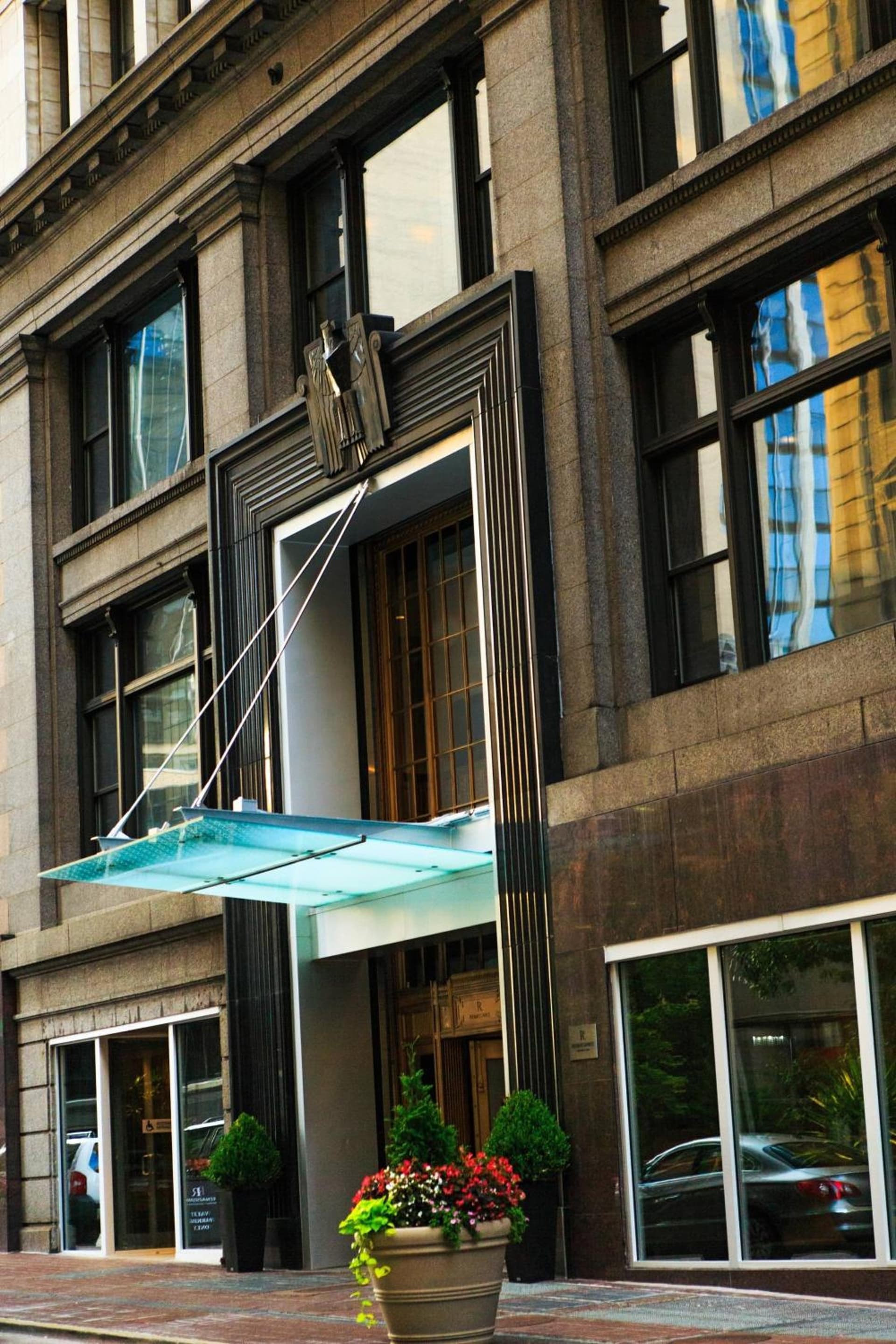 Renaissance Cincinnati Downtown Hotel interior in Cincinnati, OH — gallery photo 2
