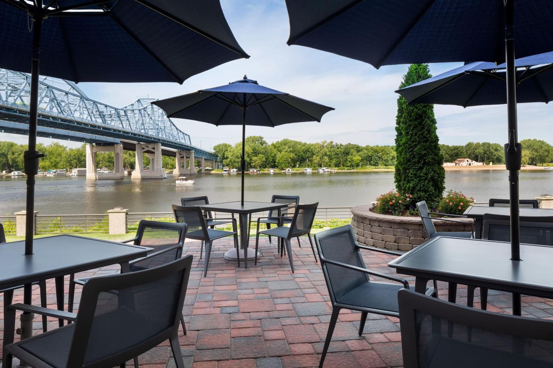 Courtyard La Crosse Downtown/Mississippi Riverfront gallery photo in La Crosse, WI — image 42