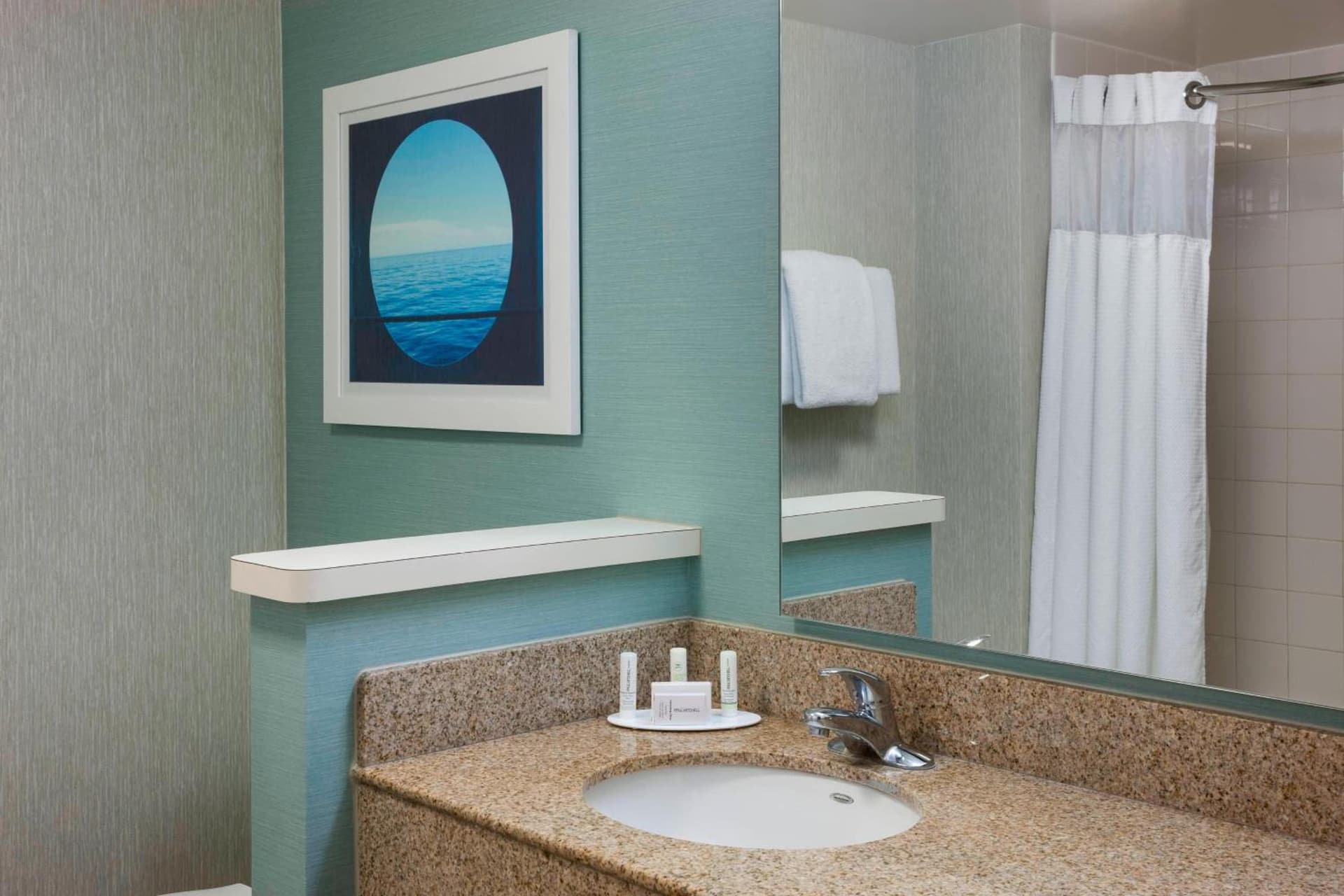 Courtyard by Marriott Carolina Beach Oceanfront gallery photo in Carolina Beach, NC — image 19