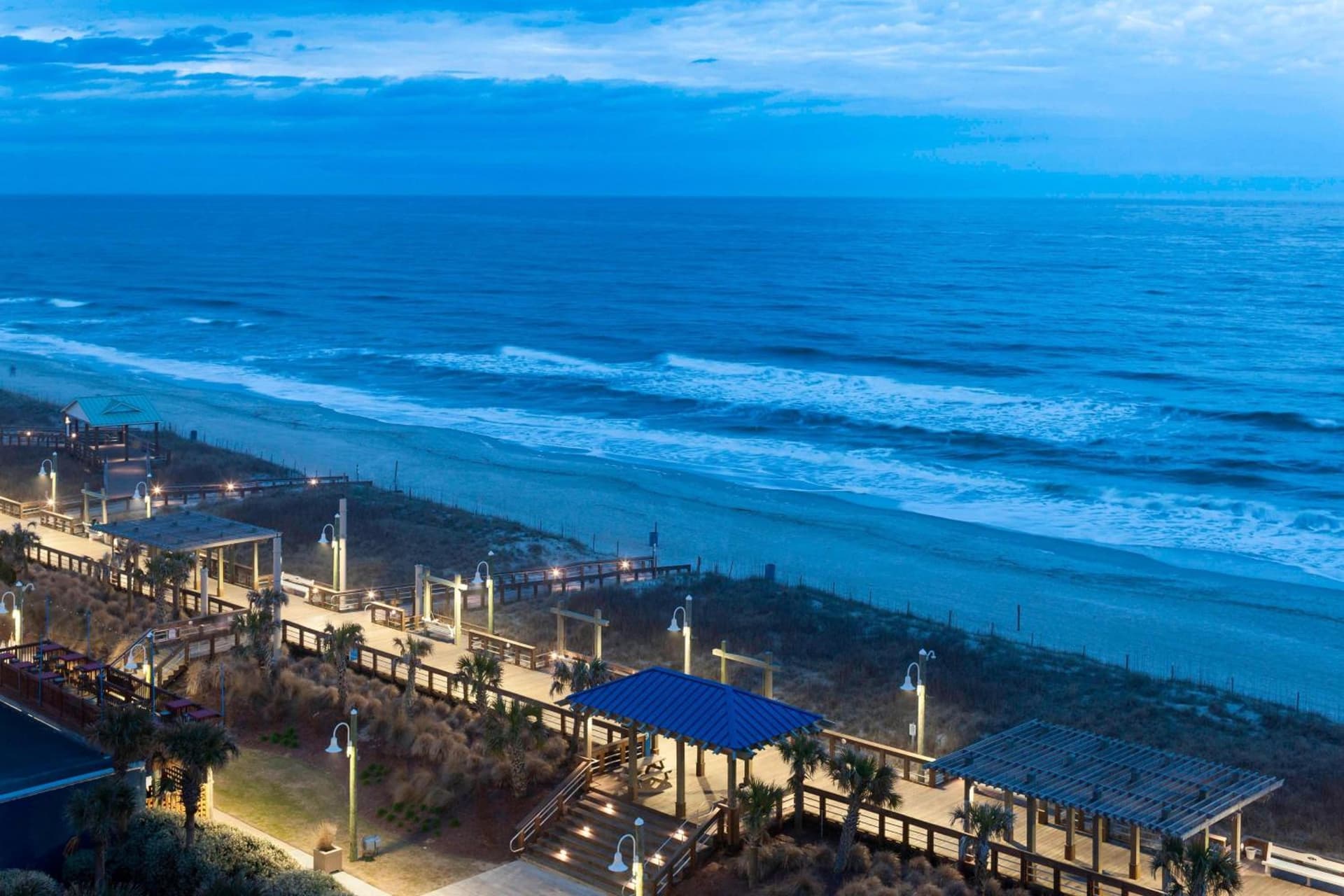 Courtyard by Marriott Carolina Beach Oceanfront gallery photo in Carolina Beach, NC — image 10