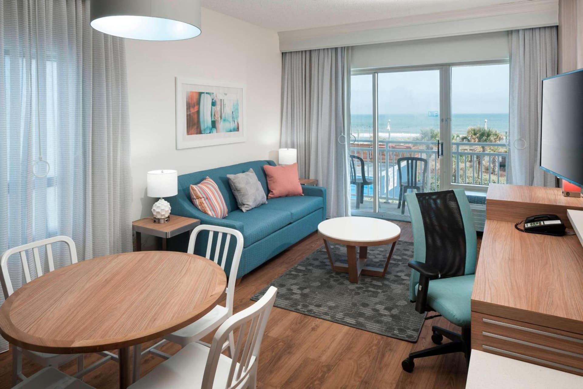 Courtyard by Marriott Carolina Beach Oceanfront gallery photo in Carolina Beach, NC — image 8