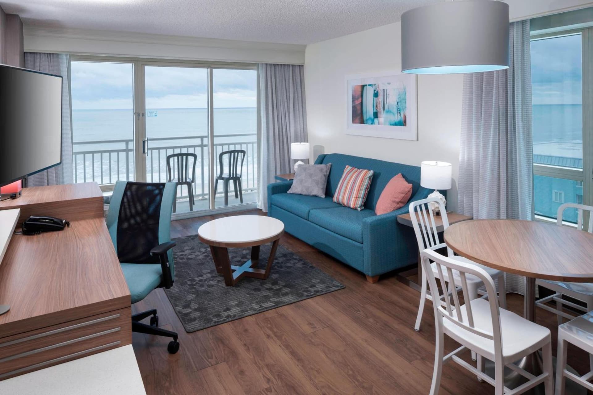 Courtyard by Marriott Carolina Beach Oceanfront gallery photo in Carolina Beach, NC — image 5