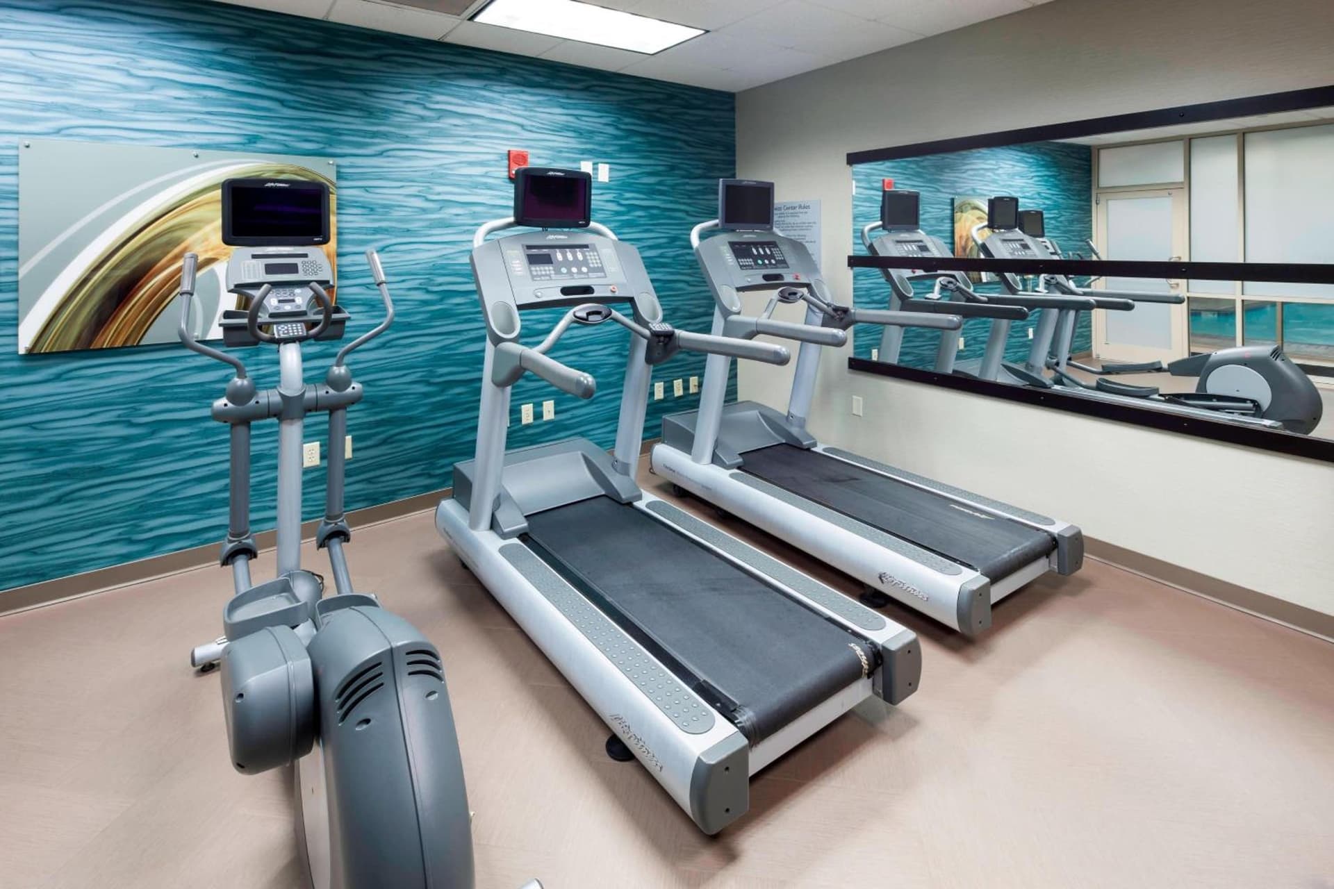 Courtyard by Marriott Carolina Beach Oceanfront gallery photo in Carolina Beach, NC — image 31