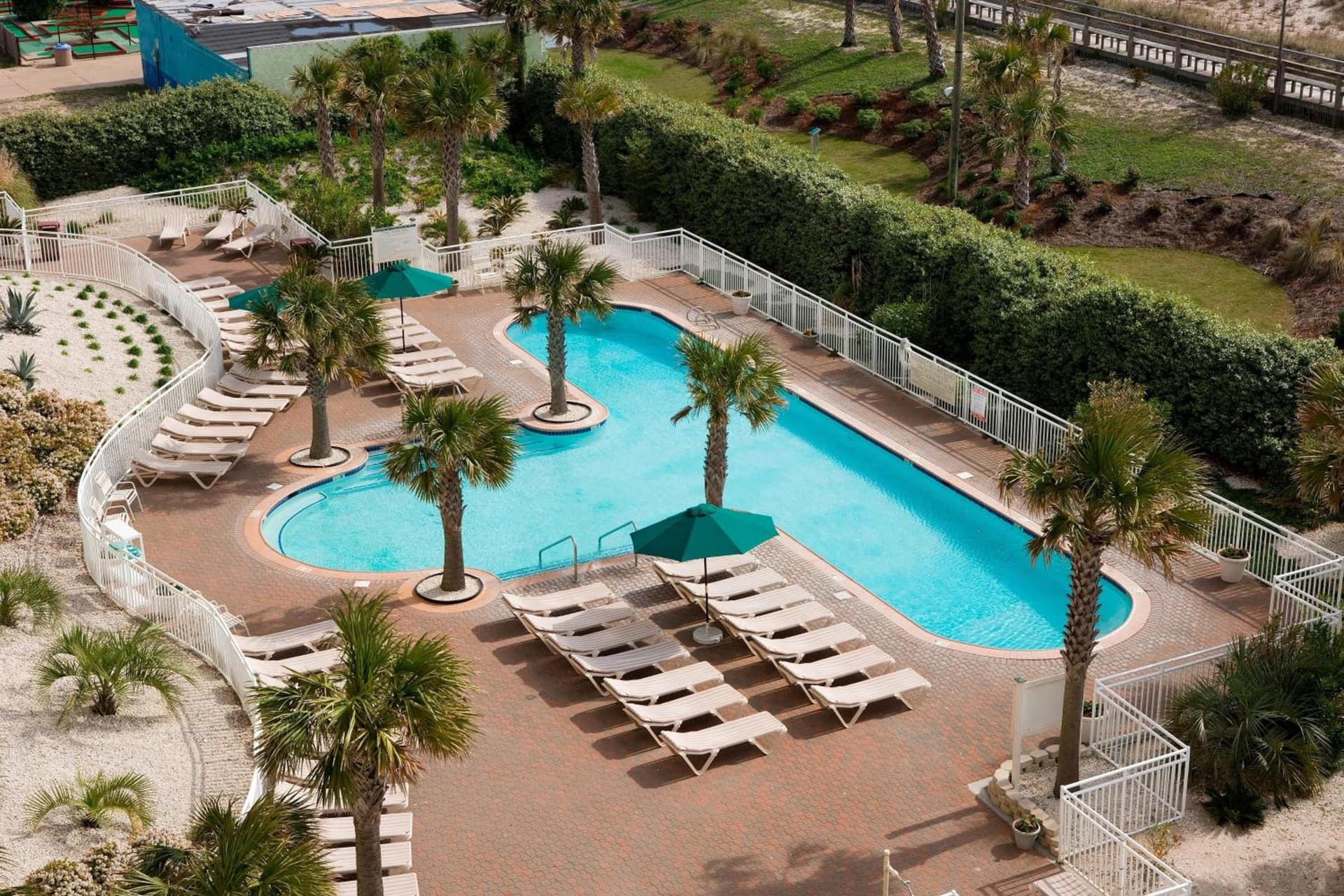 Courtyard by Marriott Carolina Beach Oceanfront gallery photo in Carolina Beach, NC — image 15