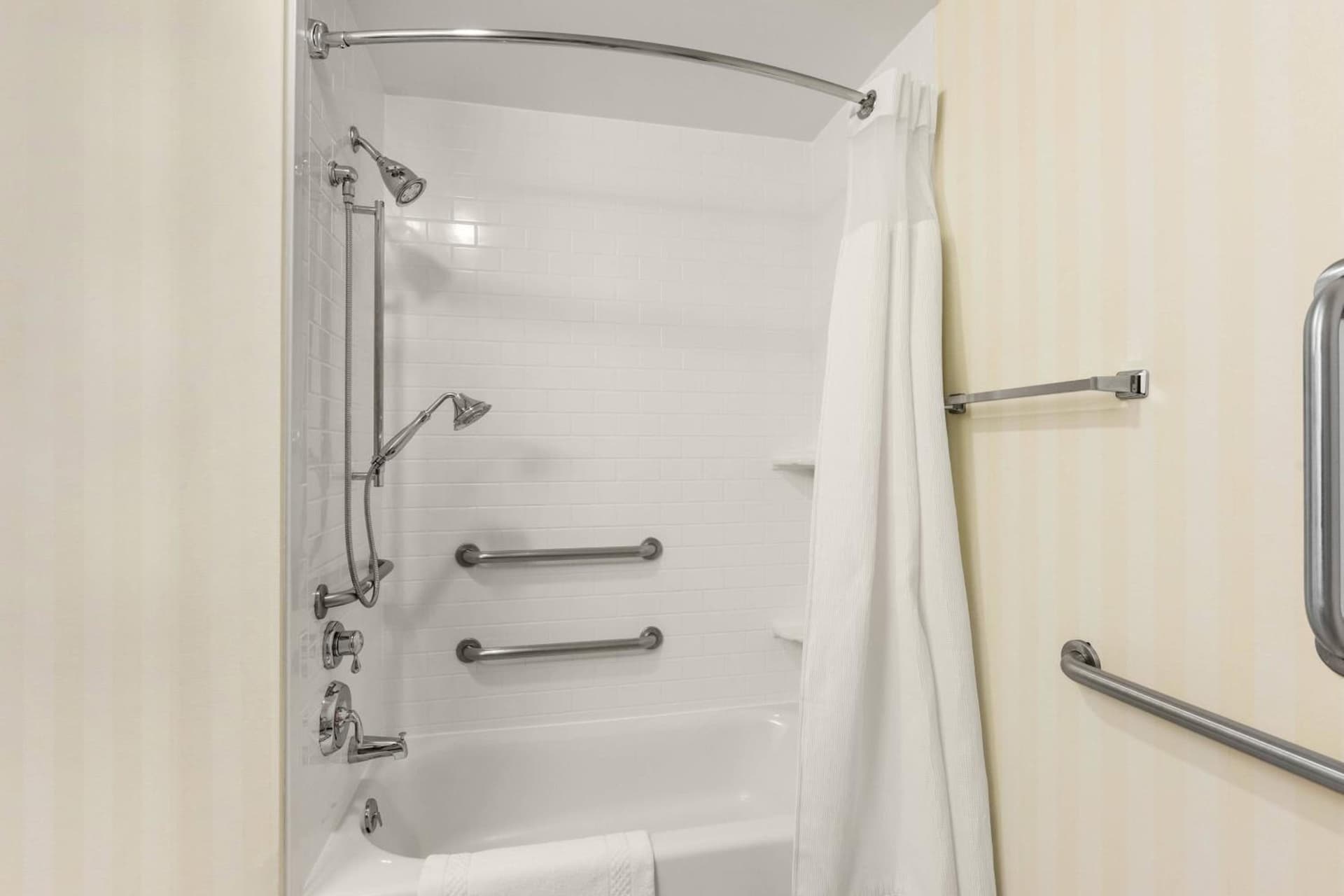Fairfield Inn & Suites by Marriott Rockford gallery photo in Rockford, IL — image 26
