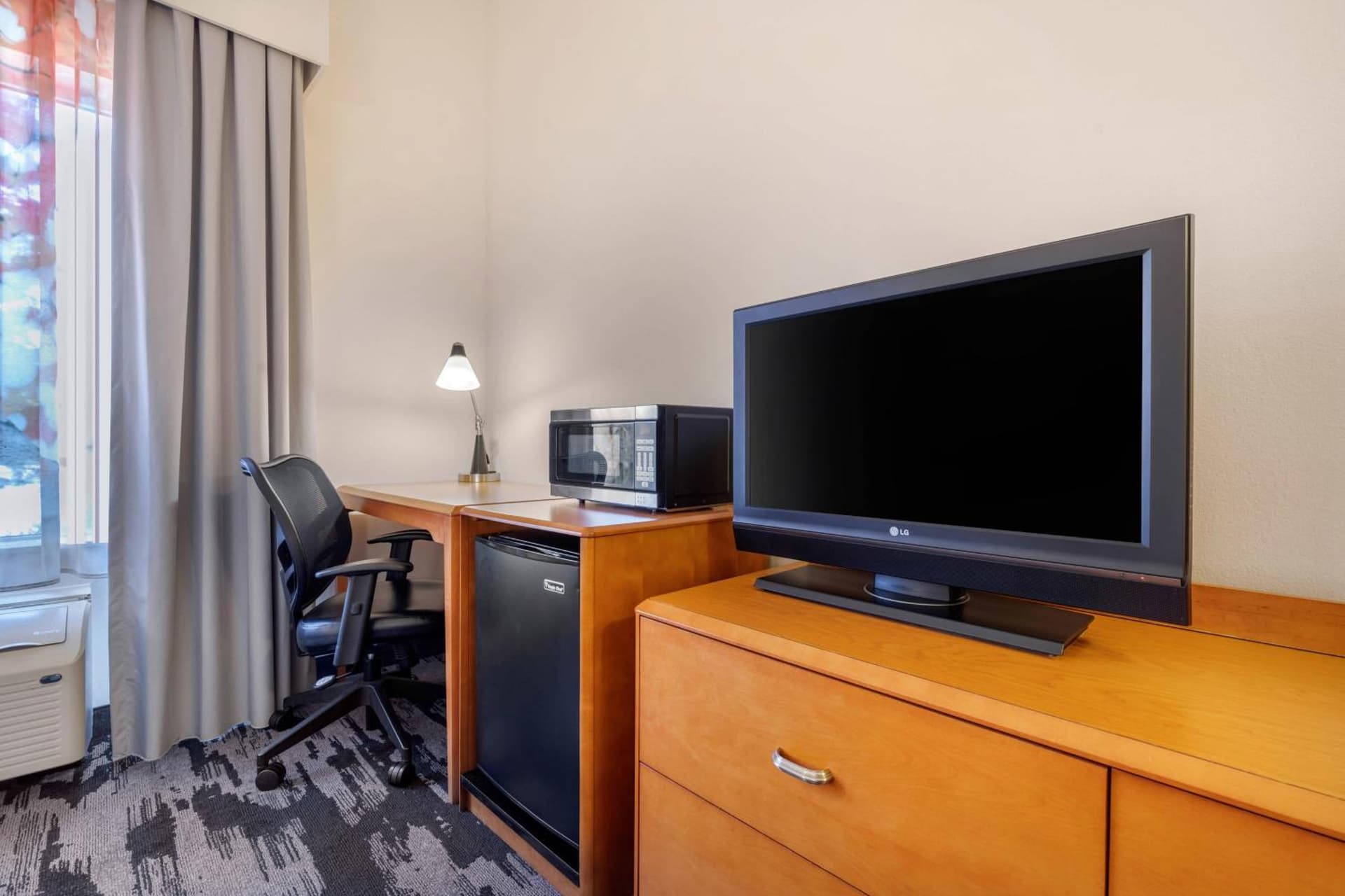 Fairfield Inn & Suites by Marriott Rockford property views in Rockford, IL — gallery photo 3