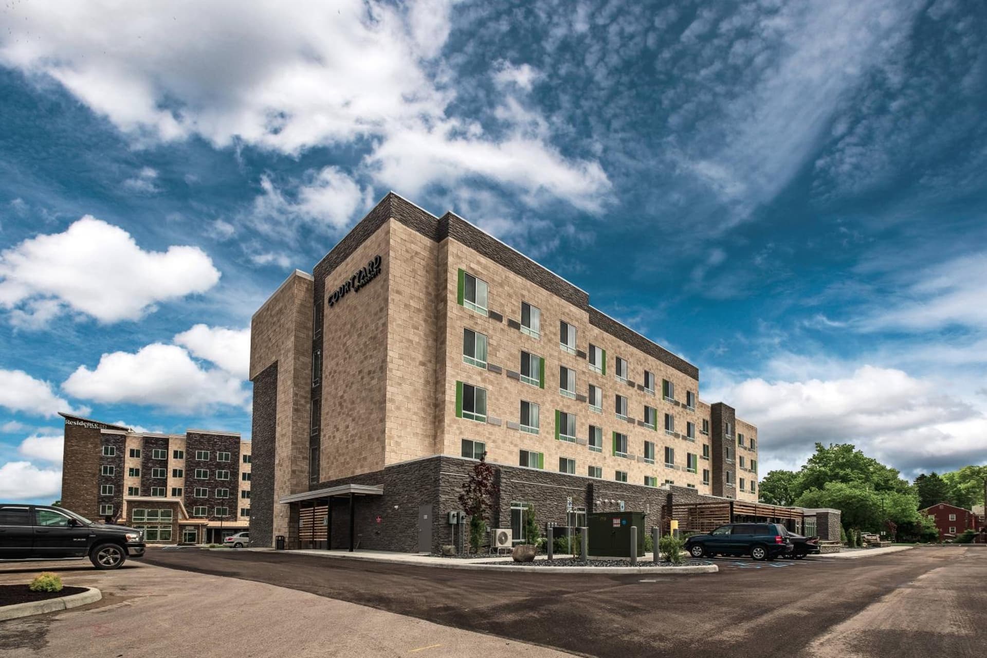 Courtyard by Marriott Toledo West interior in Toledo, OH — gallery photo 2
