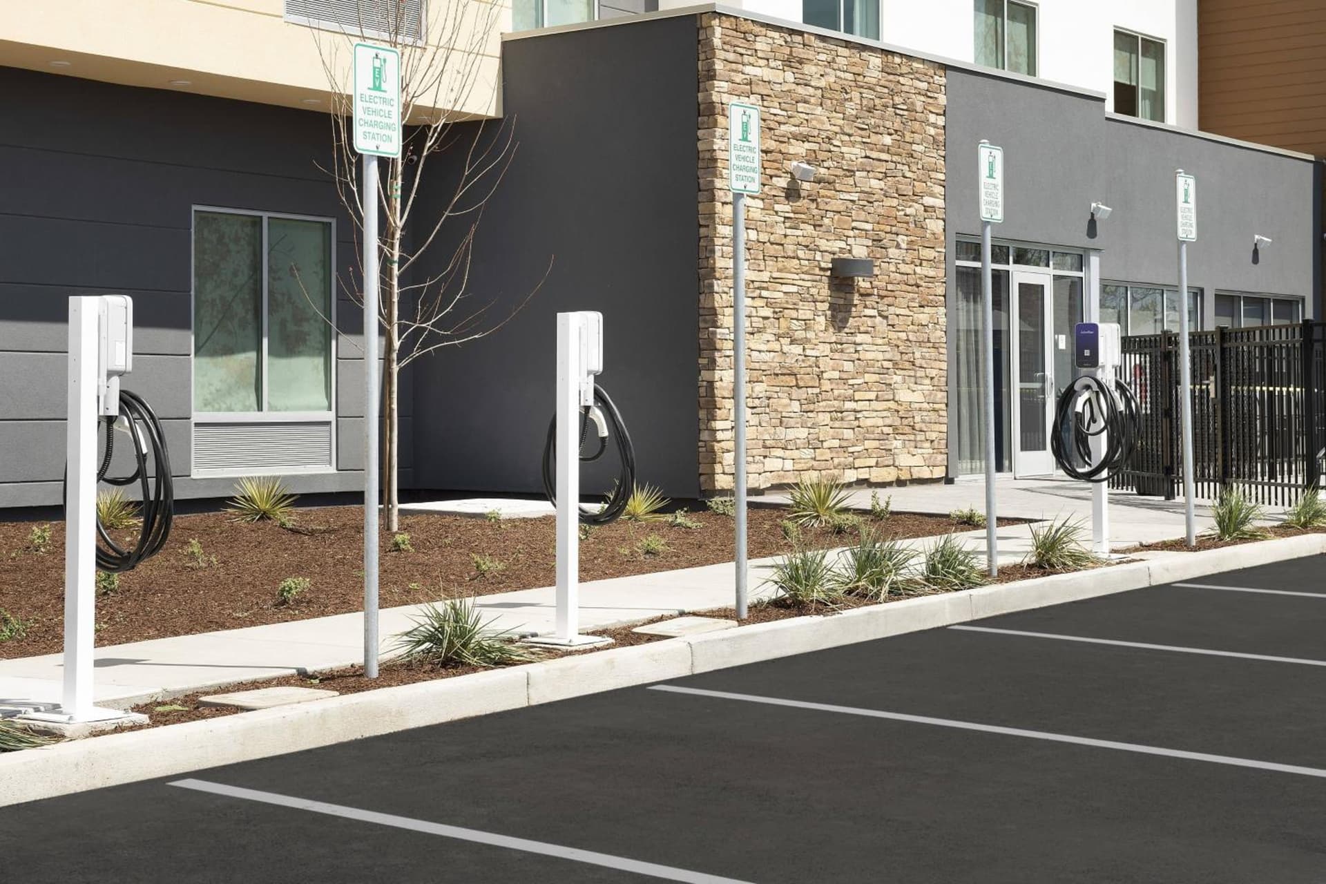 Fairfield Inn & Suites by Marriott Santa Rosa Rohnert Park gallery photo in Rohnert Park, CA — image 31