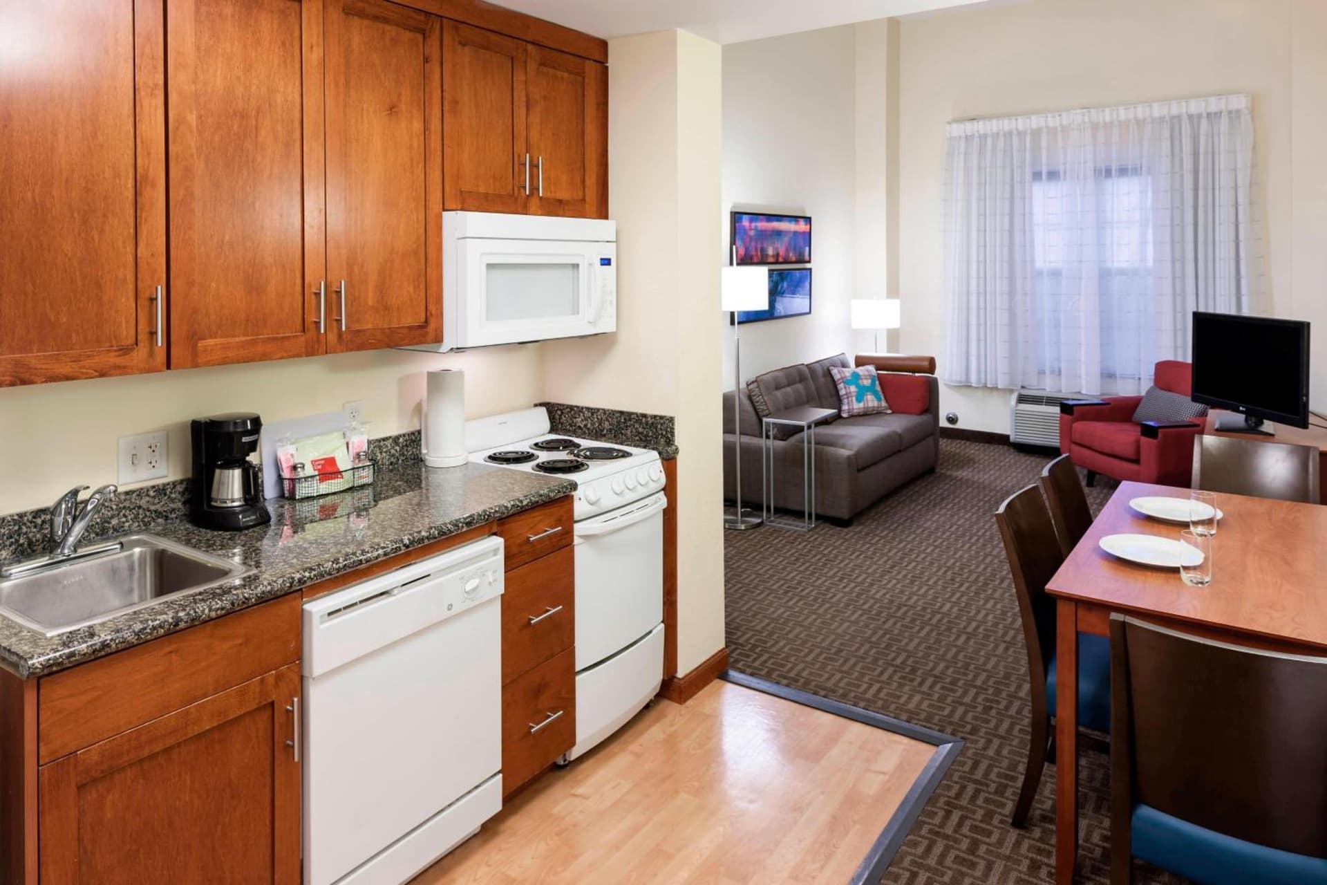 TownePlace Suites by Marriott Suffolk Chesapeake interior in Suffolk, VA — gallery photo 2