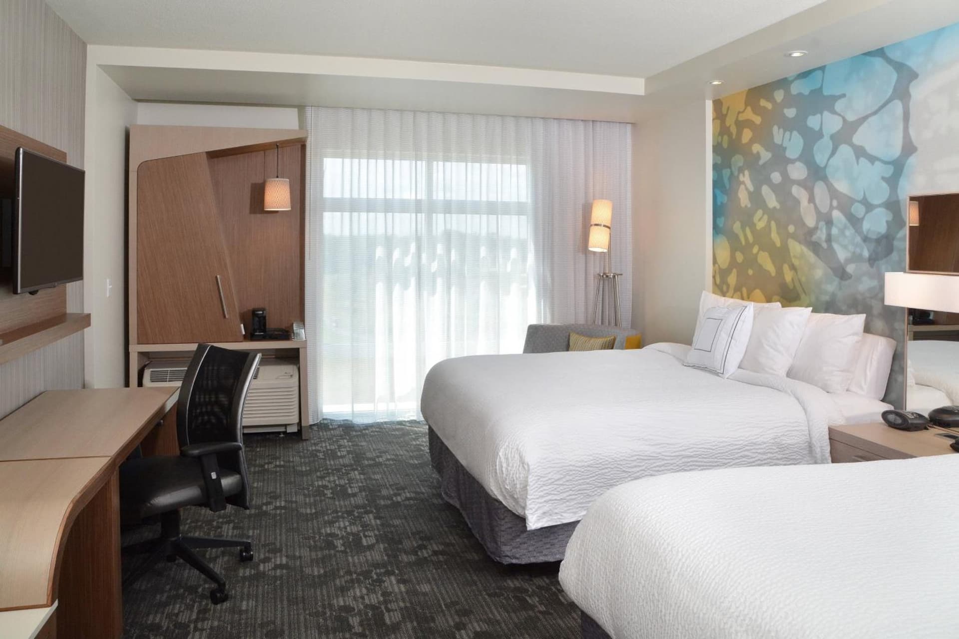 Courtyard by Marriott Youngstown Canfield interior in Canfield, OH — gallery photo 2