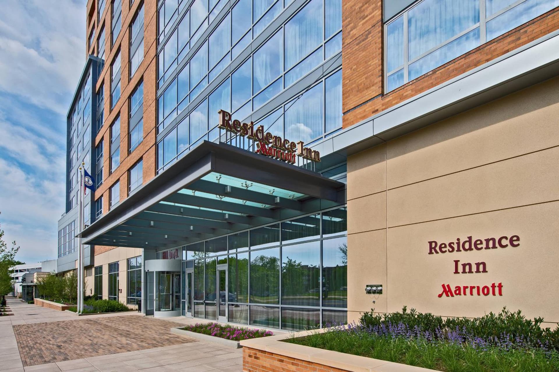Residence Inn by Marriott Arlington Ballston interior in Arlington, VA — gallery photo 2