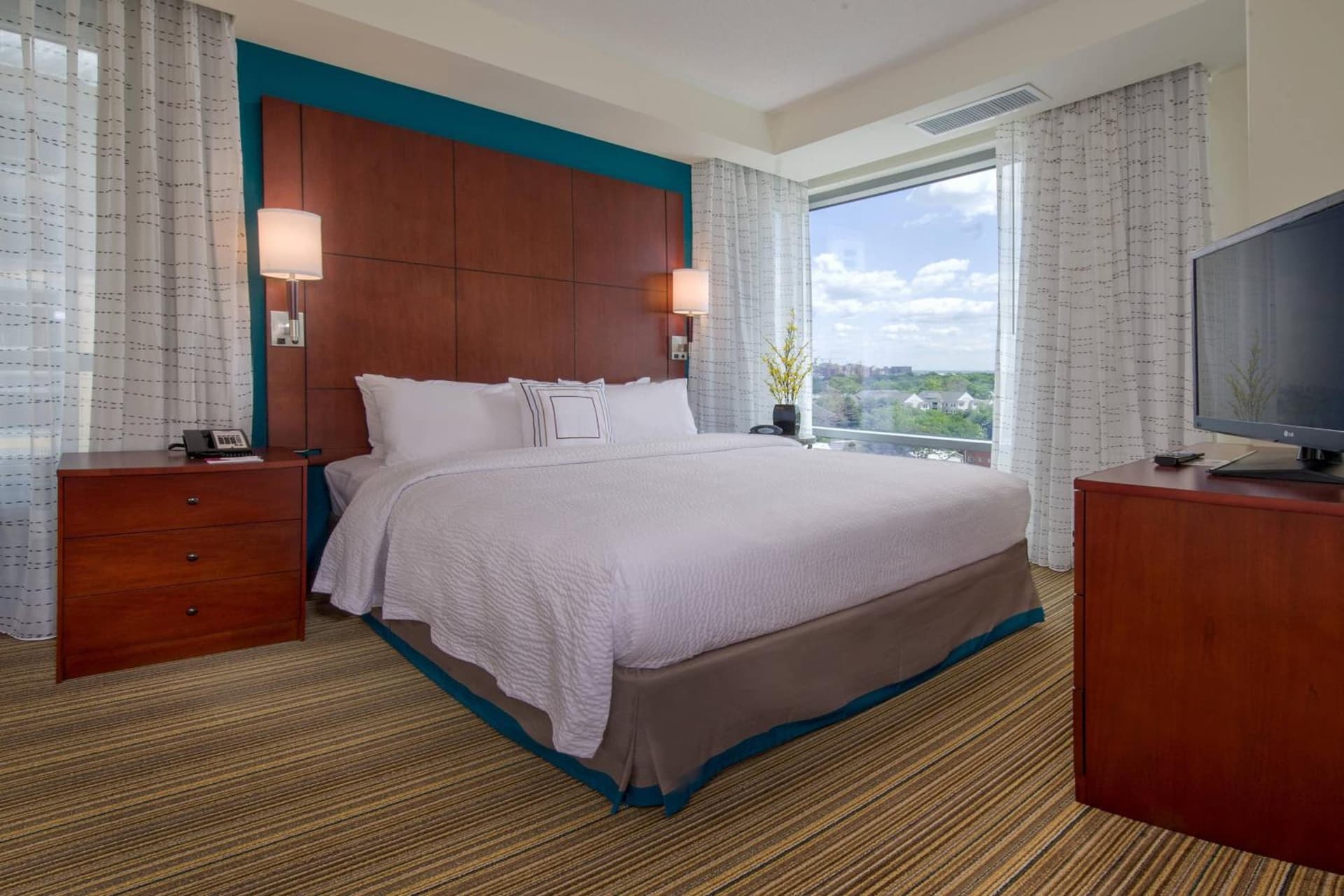 Residence Inn by Marriott Arlington Ballston property views in Arlington, VA — gallery photo 3