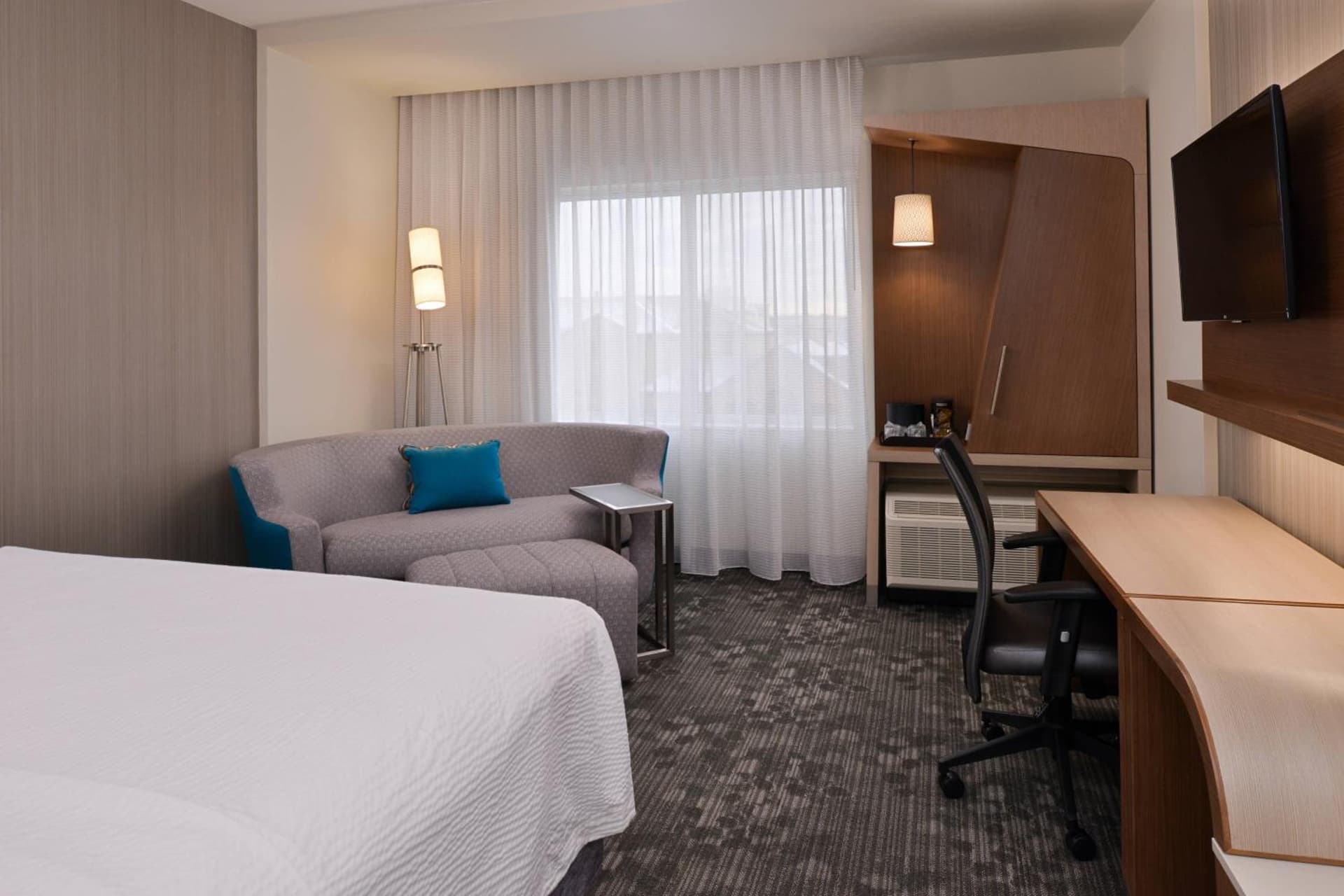 Courtyard by Marriott Toledo North gallery photo in Toledo, OH — image 17