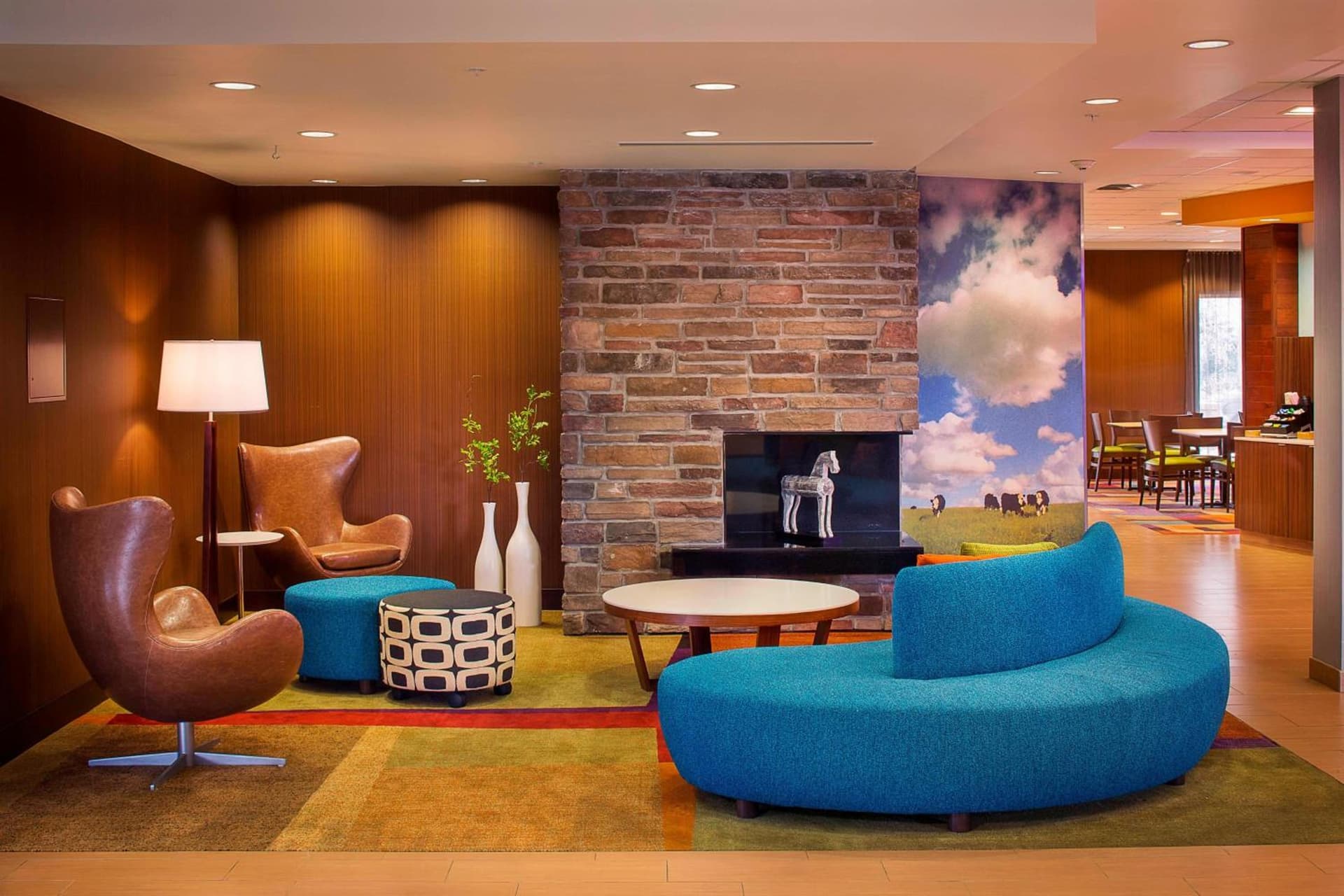 Fairfield Inn and Suites by Marriott Monaca interior in Monaca, PA — gallery photo 2