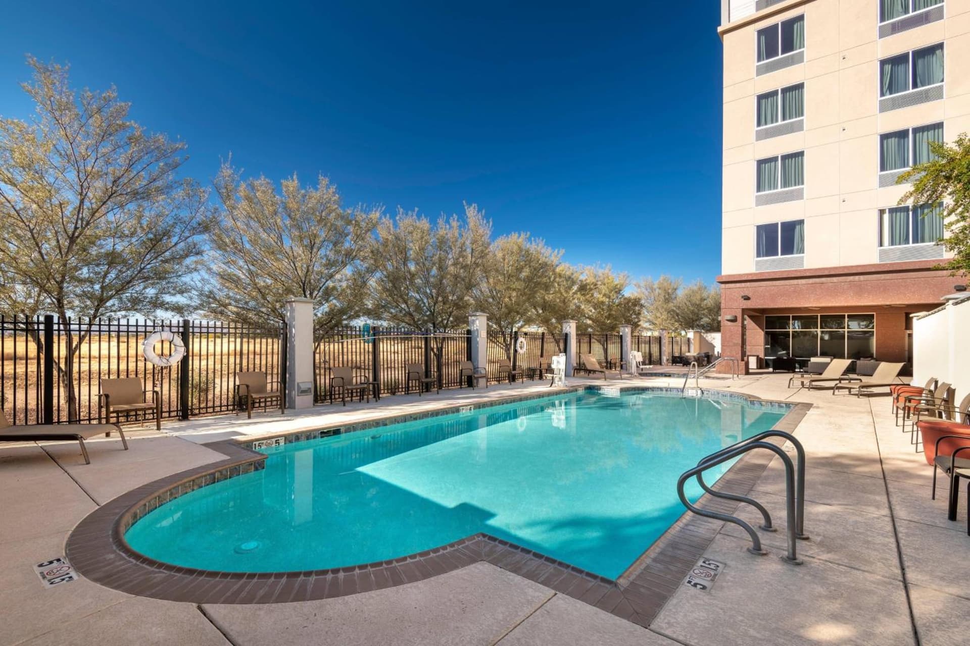Courtyard Phoenix Chandler/Fashion Center property views in Chandler, AZ — gallery photo 3