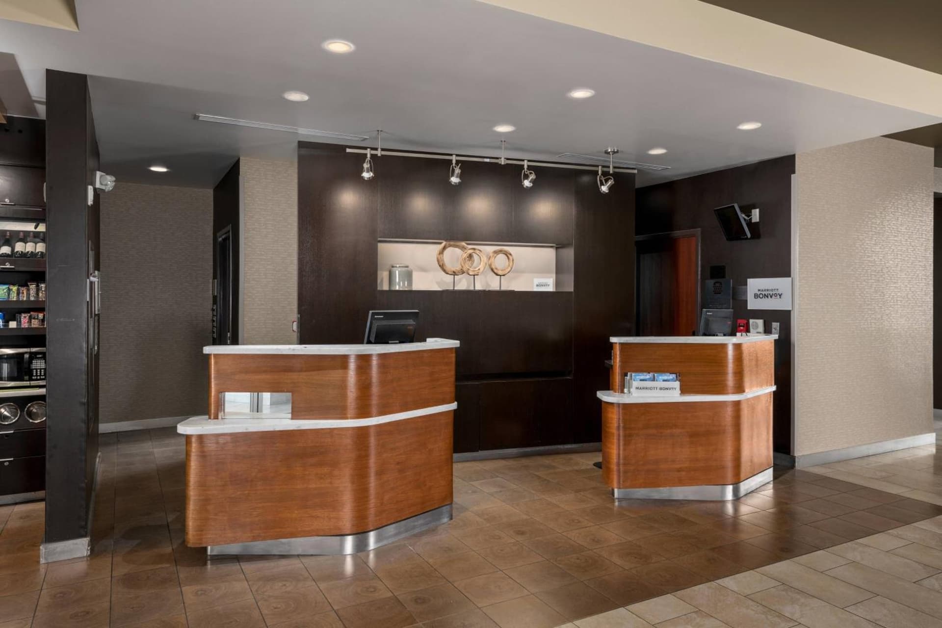 Courtyard by Marriott San Diego Oceanside interior in Oceanside, CA — gallery photo 2
