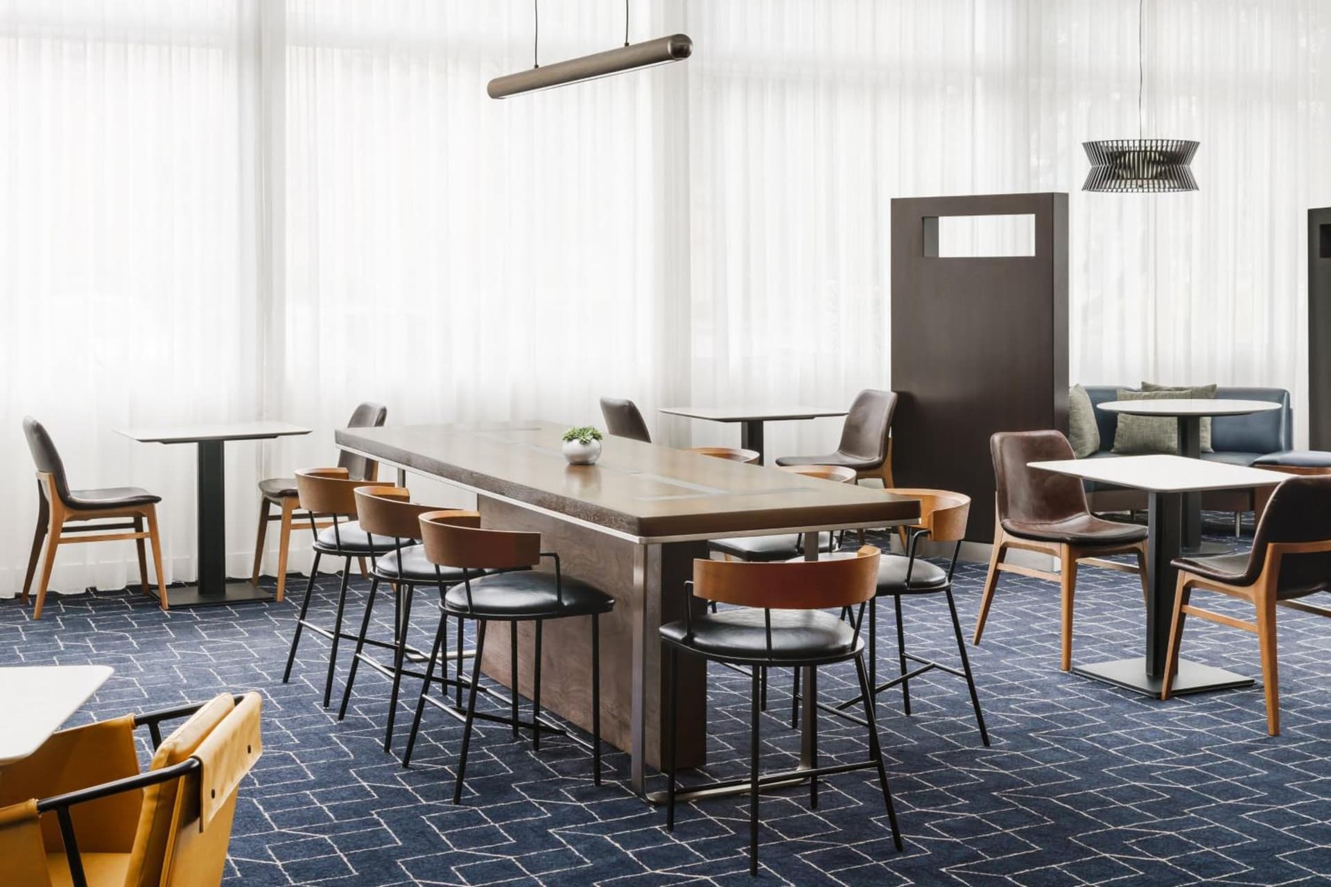 Courtyard by Marriott Los Angeles Woodland Hills interior in Woodland Hills, CA — gallery photo 2