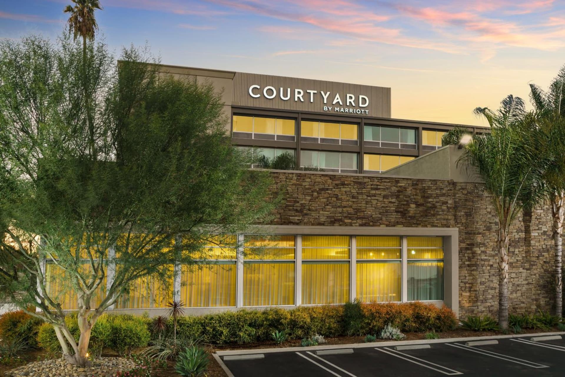 Courtyard by Marriott Los Angeles Woodland Hills property views in Woodland Hills, CA — gallery photo 3