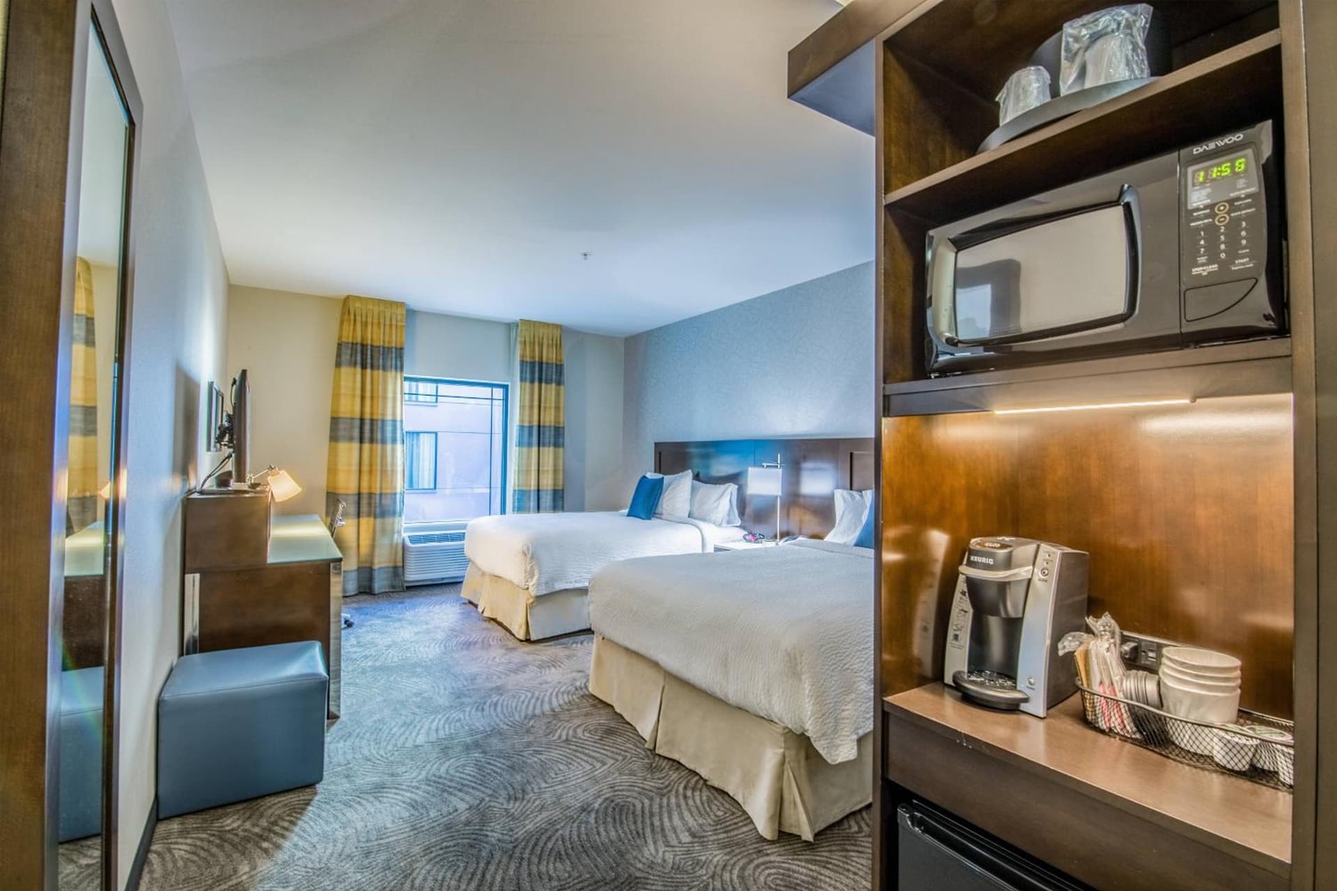 Fairfield Inn & Suites by Marriott Denver Downtown interior in Denver, CO — gallery photo 2