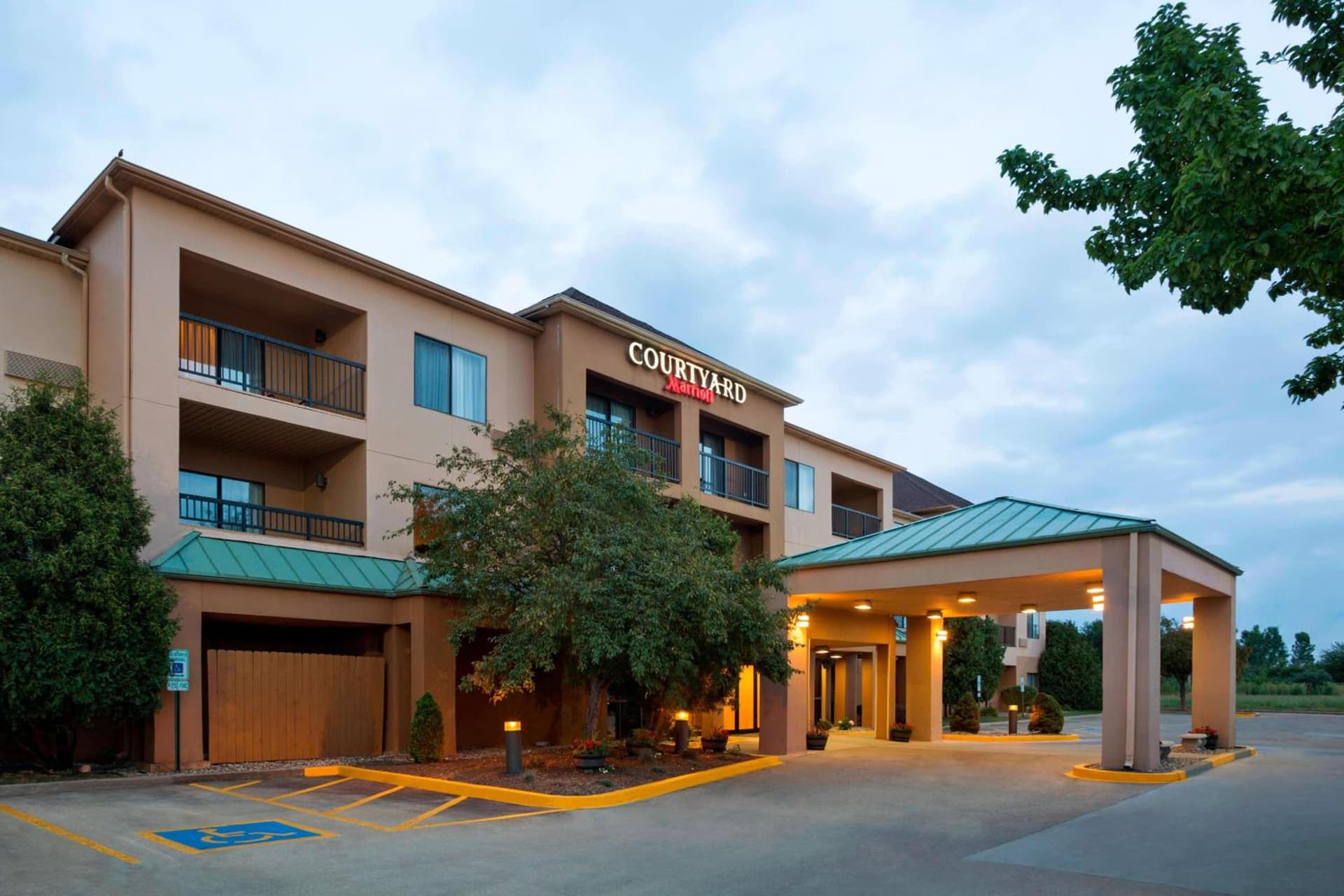 Courtyard by Marriott Springfield property views in Springfield, IL — gallery photo 3