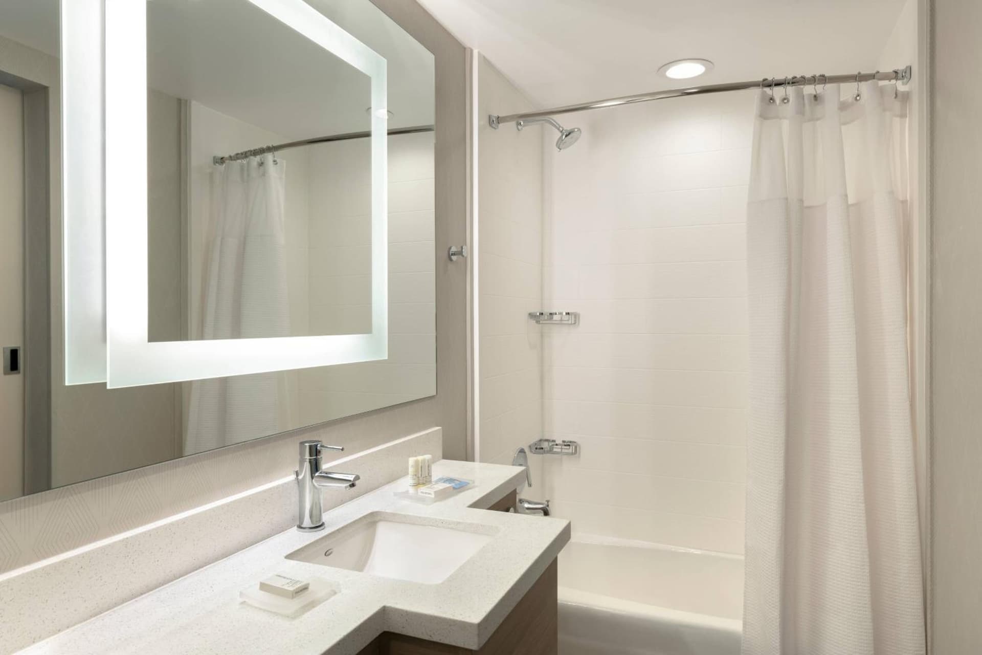 SpringHill Suites by Marriott San Diego Carlsbad gallery photo in Carlsbad, CA — image 9