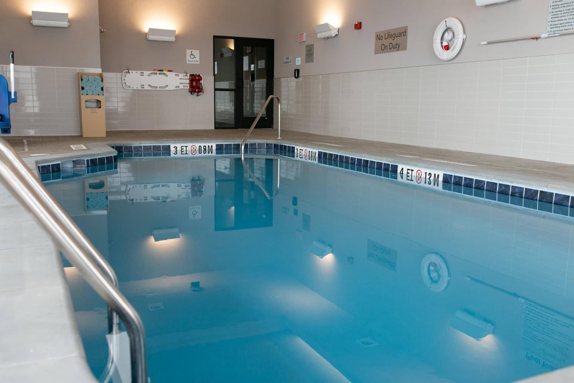 Courtyard by Marriott Elkhart interior in Elkhart, IN — gallery photo 2