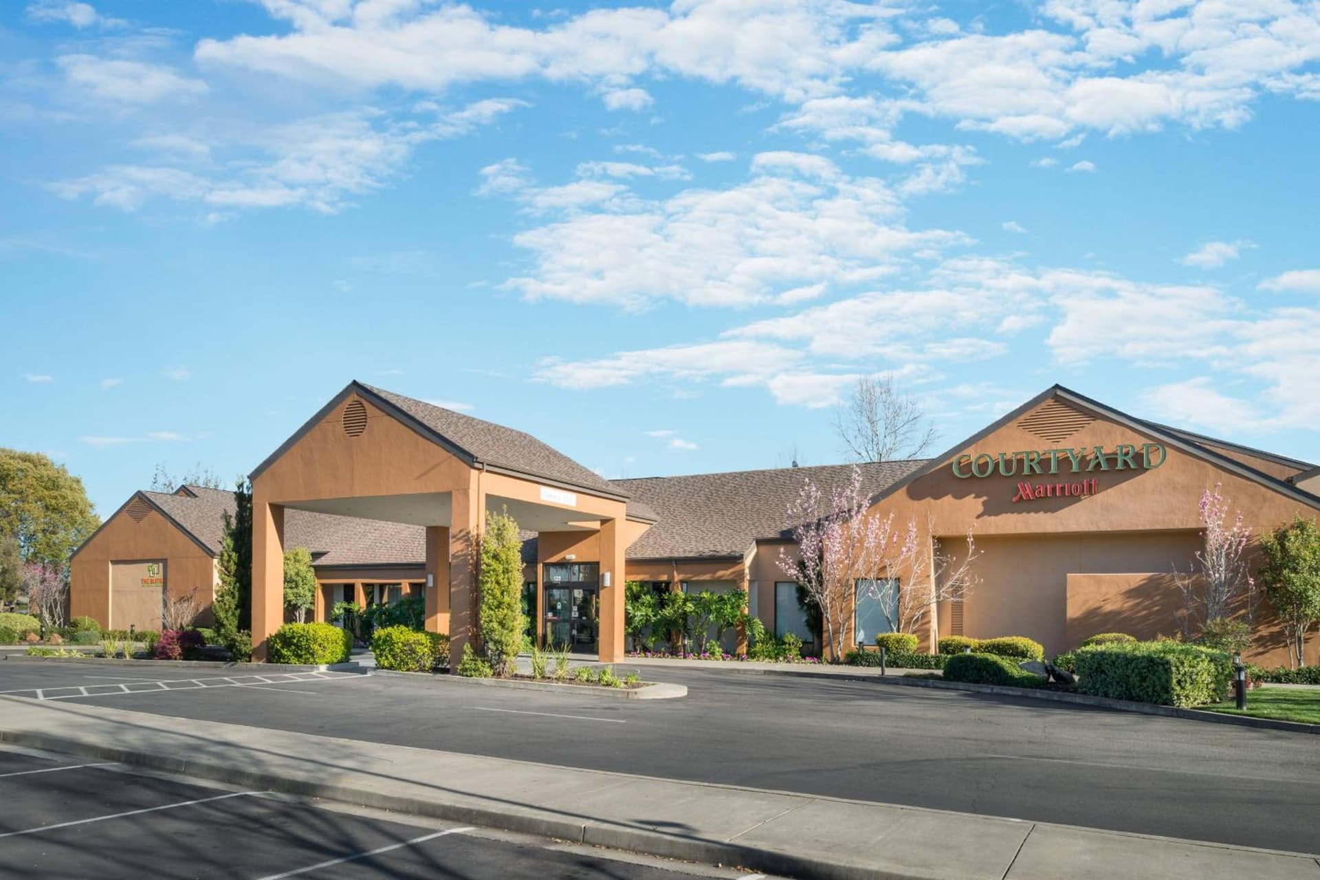 Courtyard by Marriott Vacaville featured exterior or lobby in Vacaville, CA — similar hotel