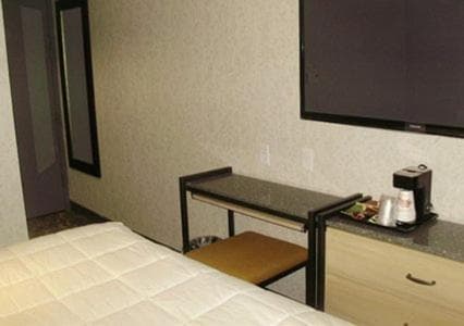 Rodeway Inn Near JFK Airport interior in Queens, NY — gallery photo 2