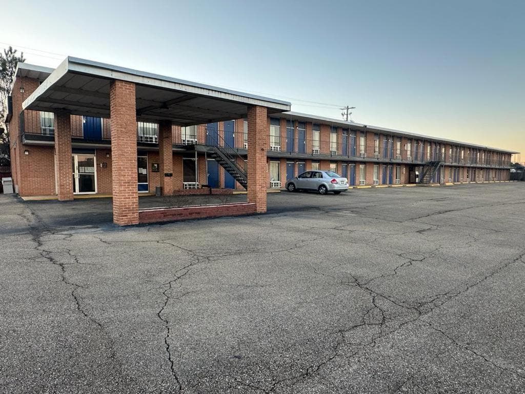 Express Inn New Albany I 22 — hotel in New Albany, Mississippi