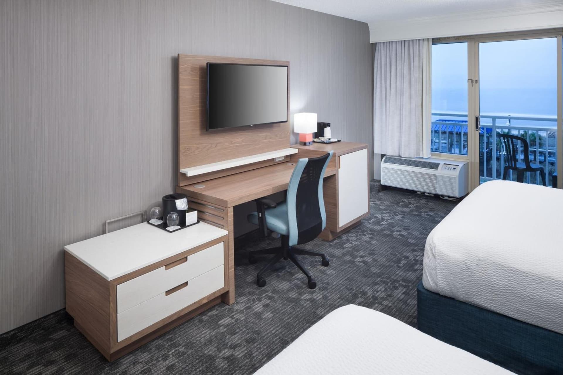 Courtyard by Marriott Carolina Beach Oceanfront gallery photo in Carolina Beach, NC — image 16