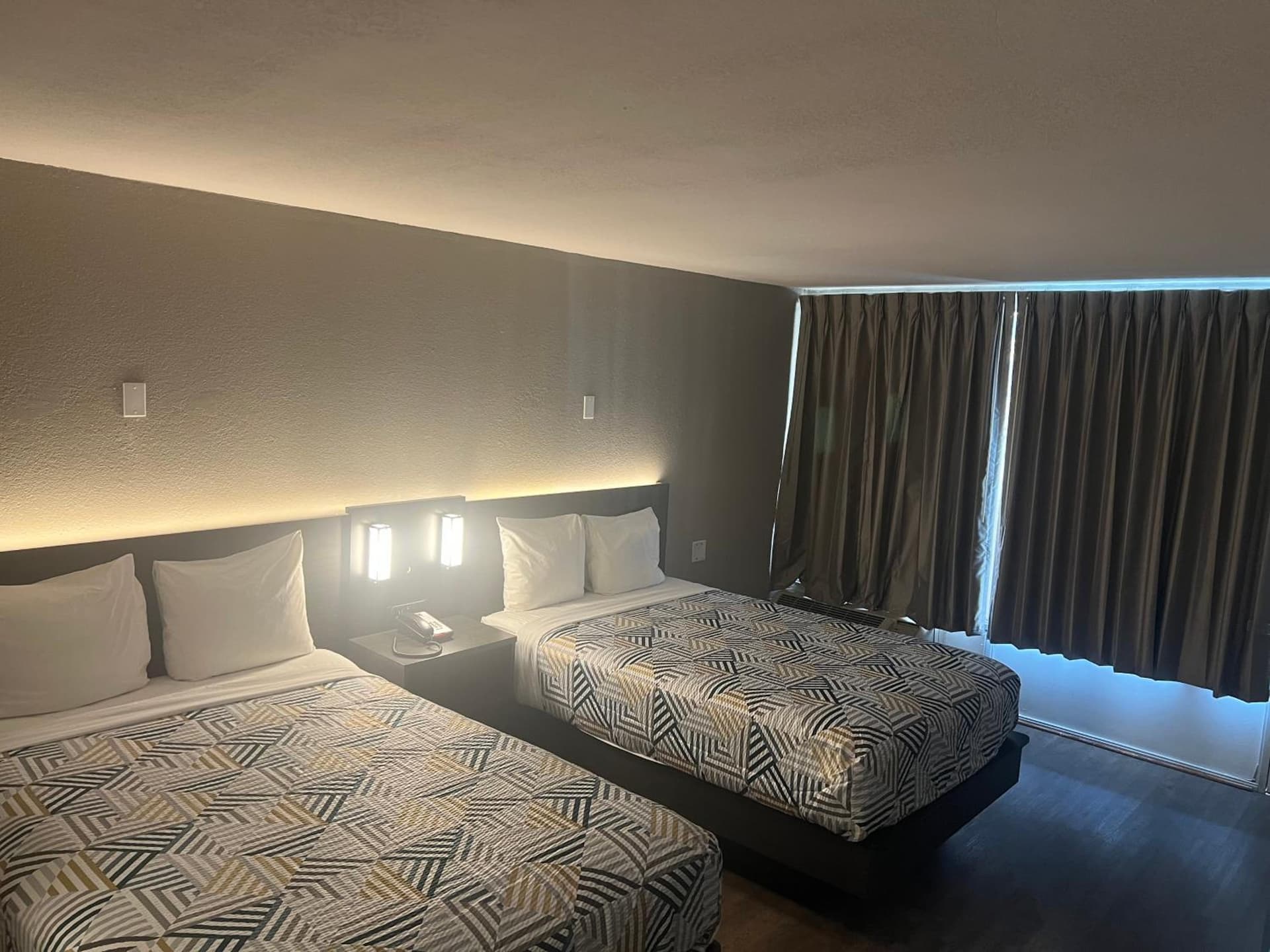 Motel 6 Glendale Phoenix property views in Glendale, AZ — gallery photo 3