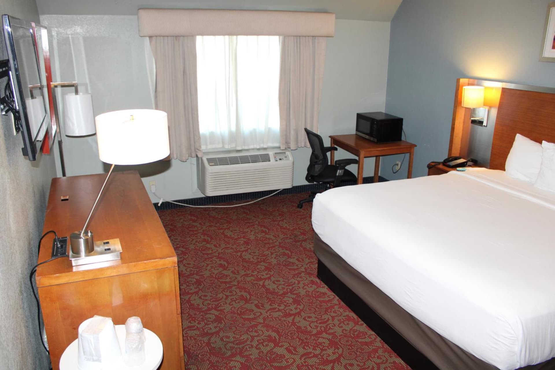 Clarion Hotel Bakersfield North gallery photo in Bakersfield, CA — image 81