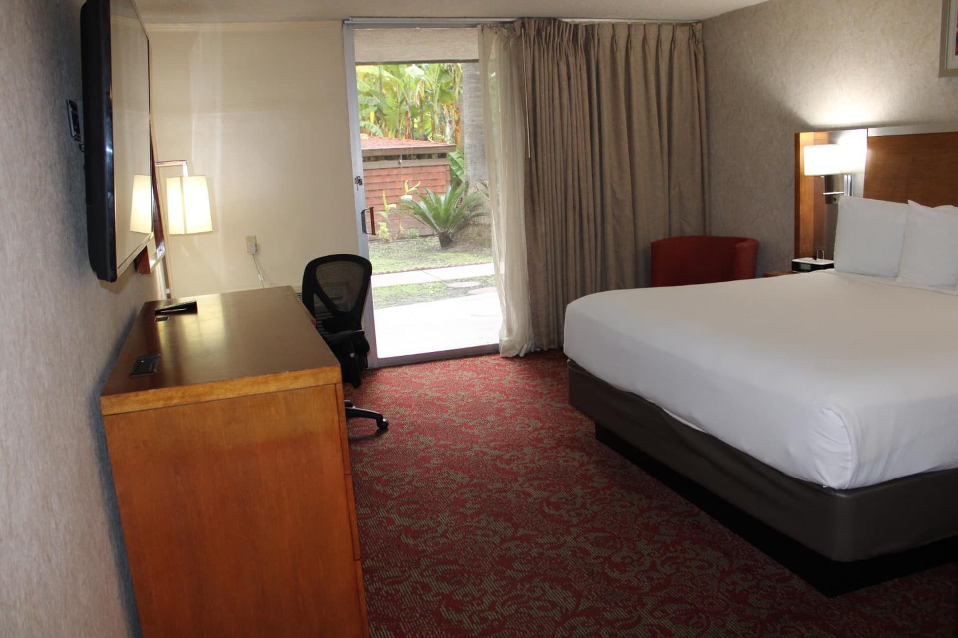 Clarion Hotel Bakersfield North gallery photo in Bakersfield, CA — image 86