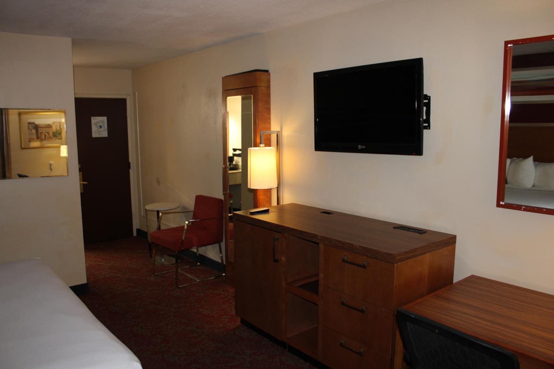 Clarion Hotel Bakersfield North gallery photo in Bakersfield, CA — image 76