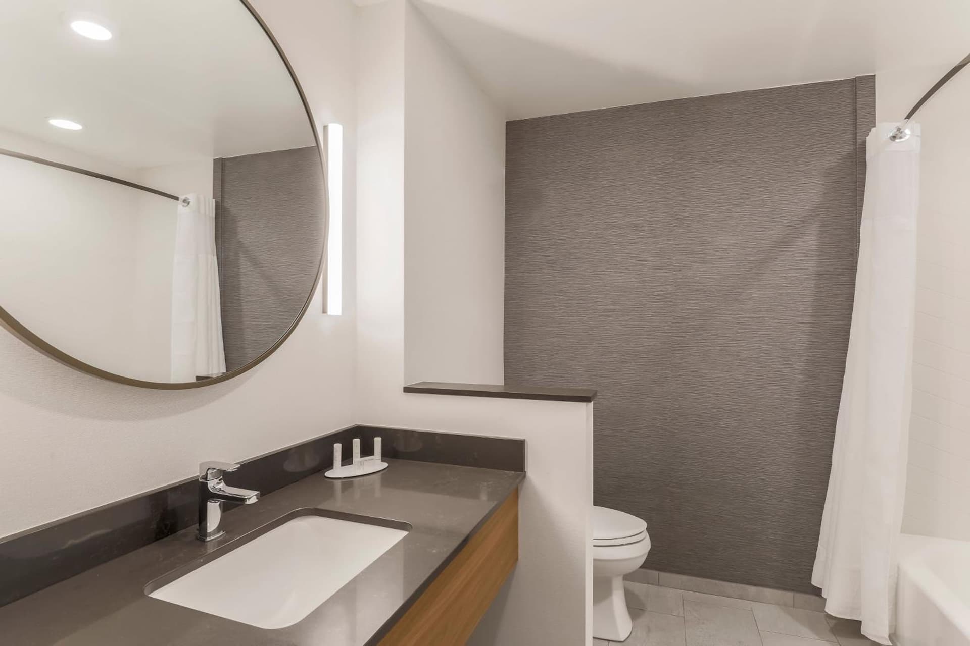 Fairfield by Marriott Inn & Suites Cape Coral North Fort Myers gallery photo in Cape Coral, FL — image 4