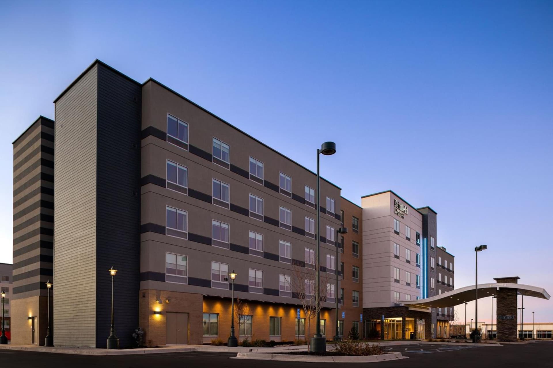 Fairfield by Marriott Inn & Suites Denver Airport at Gateway Park interior in Denver, CO — gallery photo 2