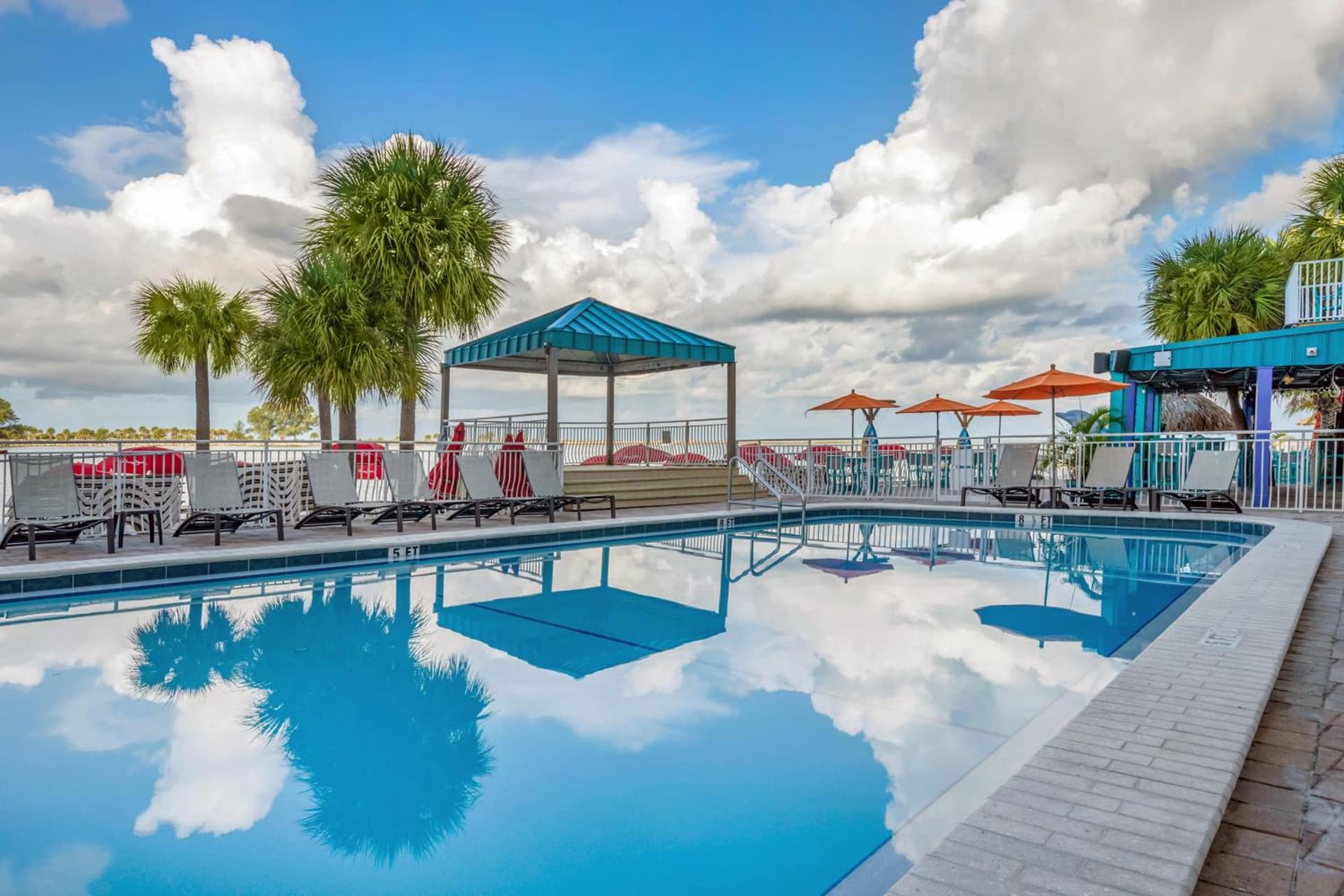 Dolphin Sands Clearwater Beach, an Ascend Collection Hotel gallery photo in Clearwater Beach, FL — image 83