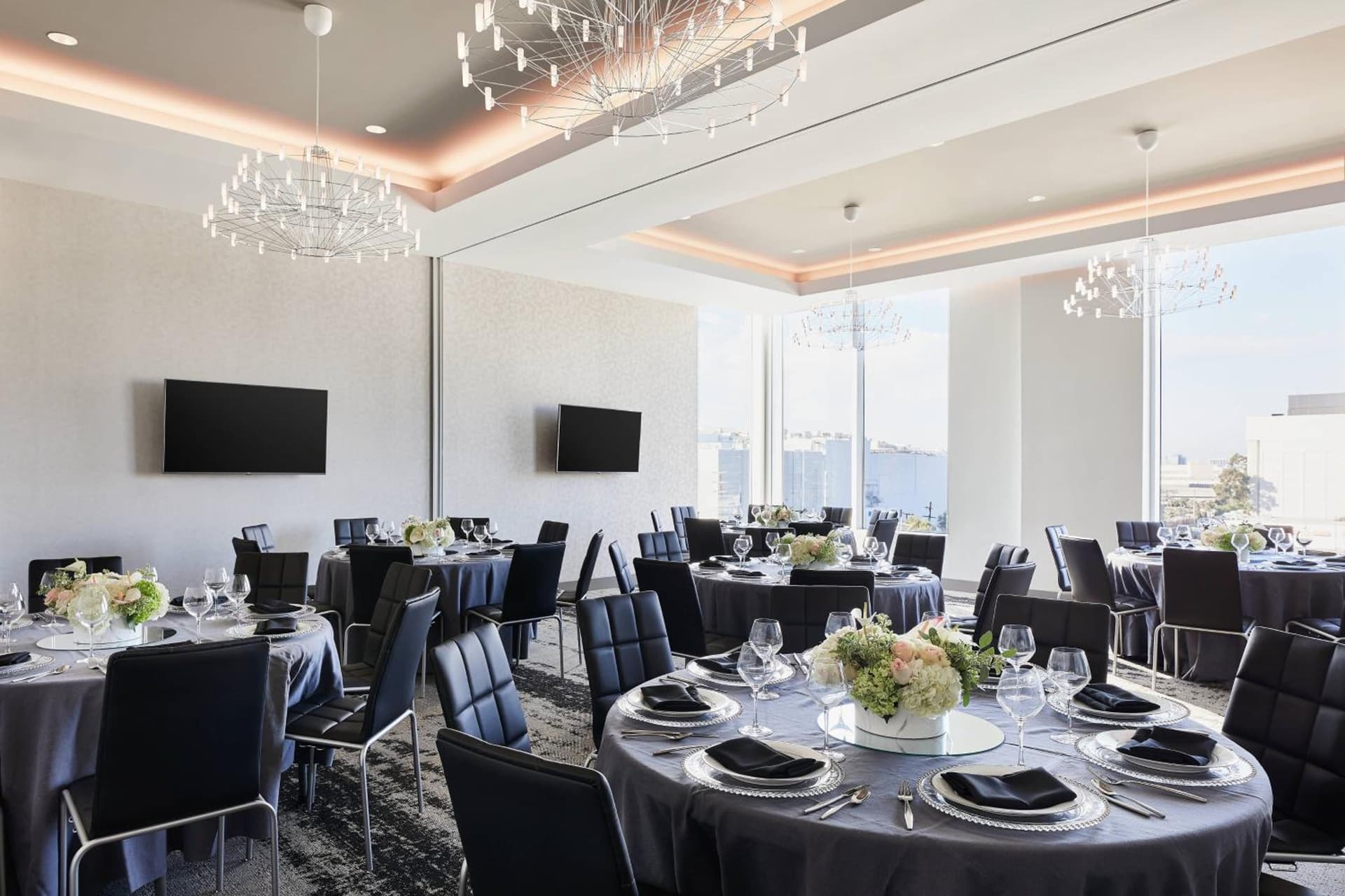 AC Hotel by Marriott Los Angeles South Bay gallery photo in Los Angeles, CA — image 35