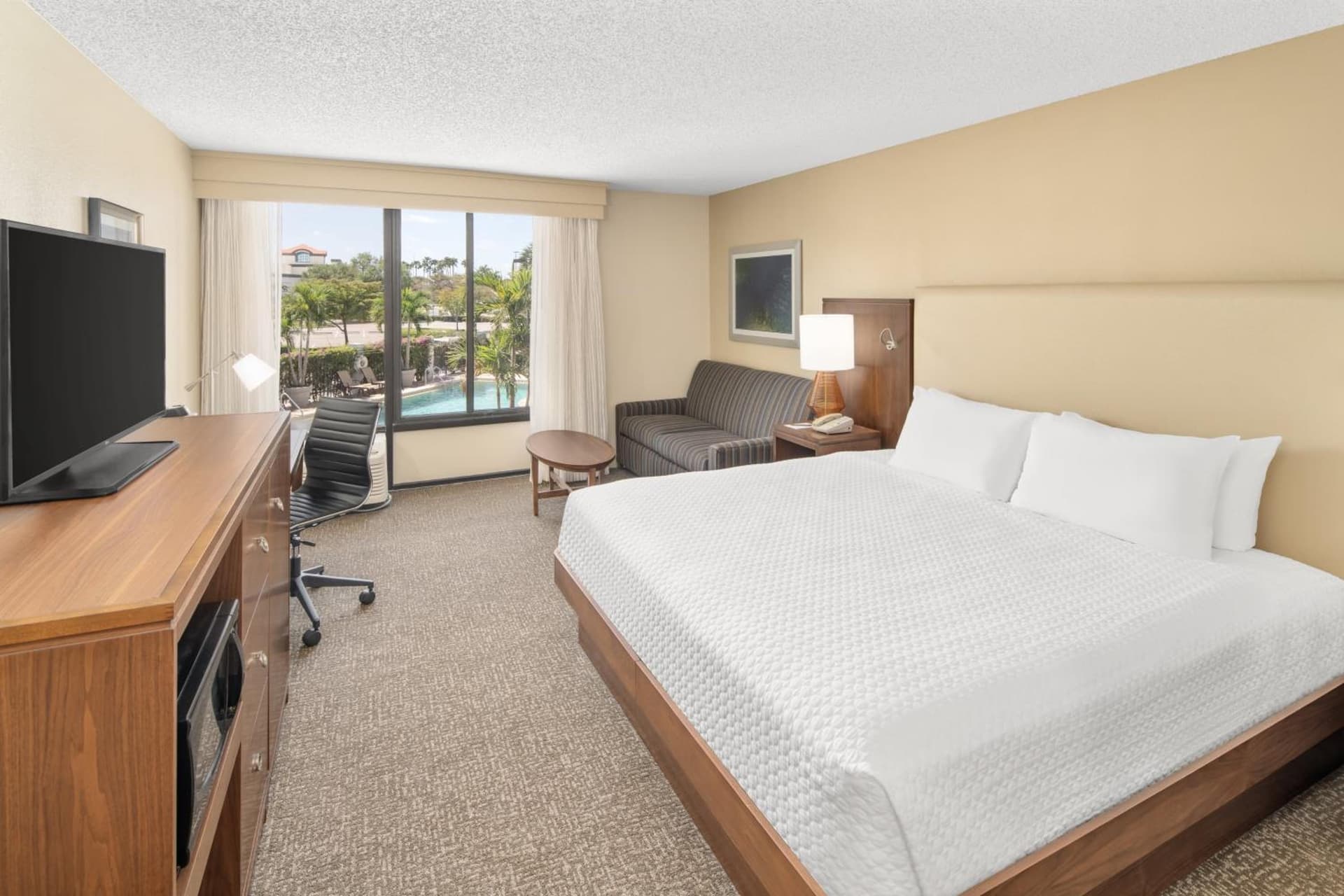 Doubletree by Hilton Fort Myers at Bell Tower Shops gallery photo in Fort Myers, FL — image 76