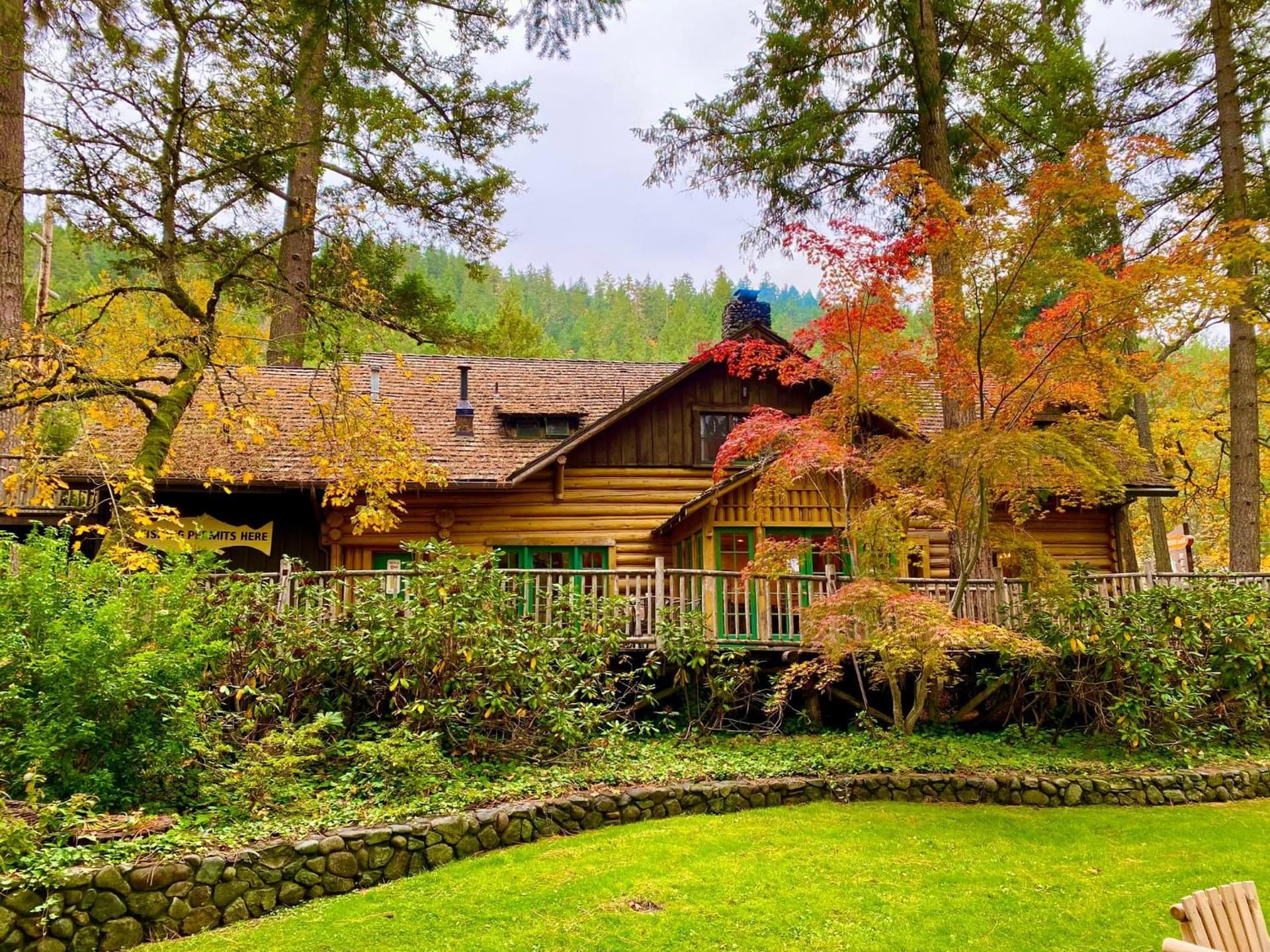 Weasku Inn gallery photo in Grants Pass, OR — image 159