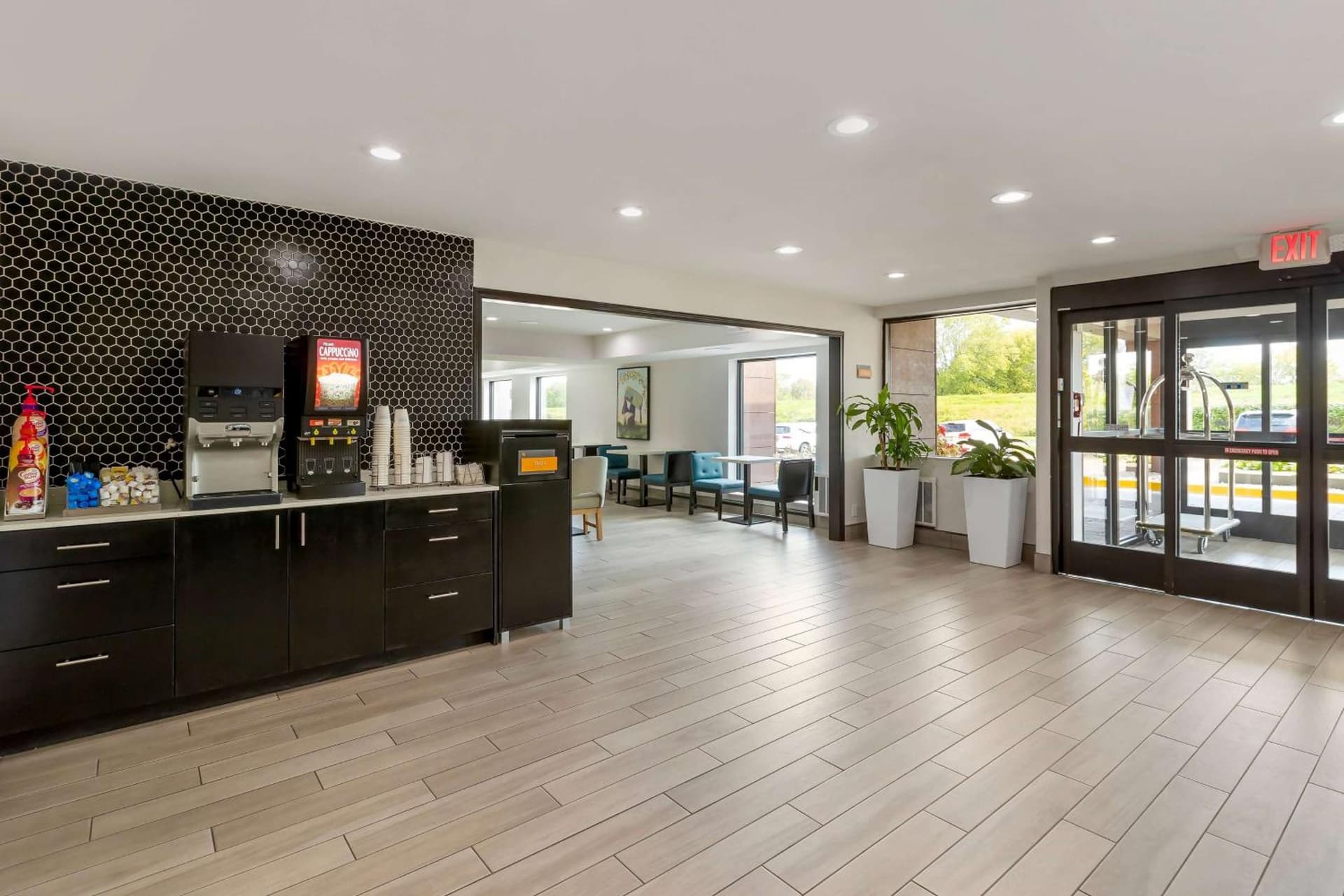 La Quinta by Wyndham Des Moines West Clive gallery photo in Clive, IA — image 53