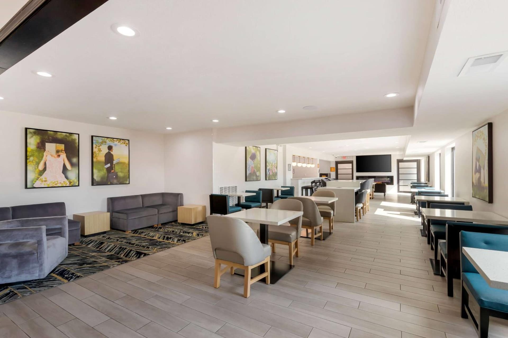La Quinta by Wyndham Des Moines West Clive gallery photo in Clive, IA — image 106