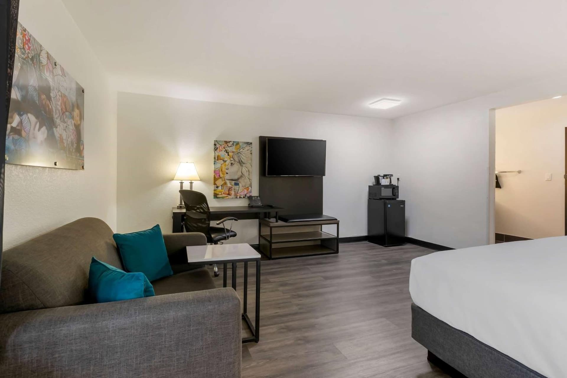 La Quinta by Wyndham Des Moines West Clive gallery photo in Clive, IA — image 79